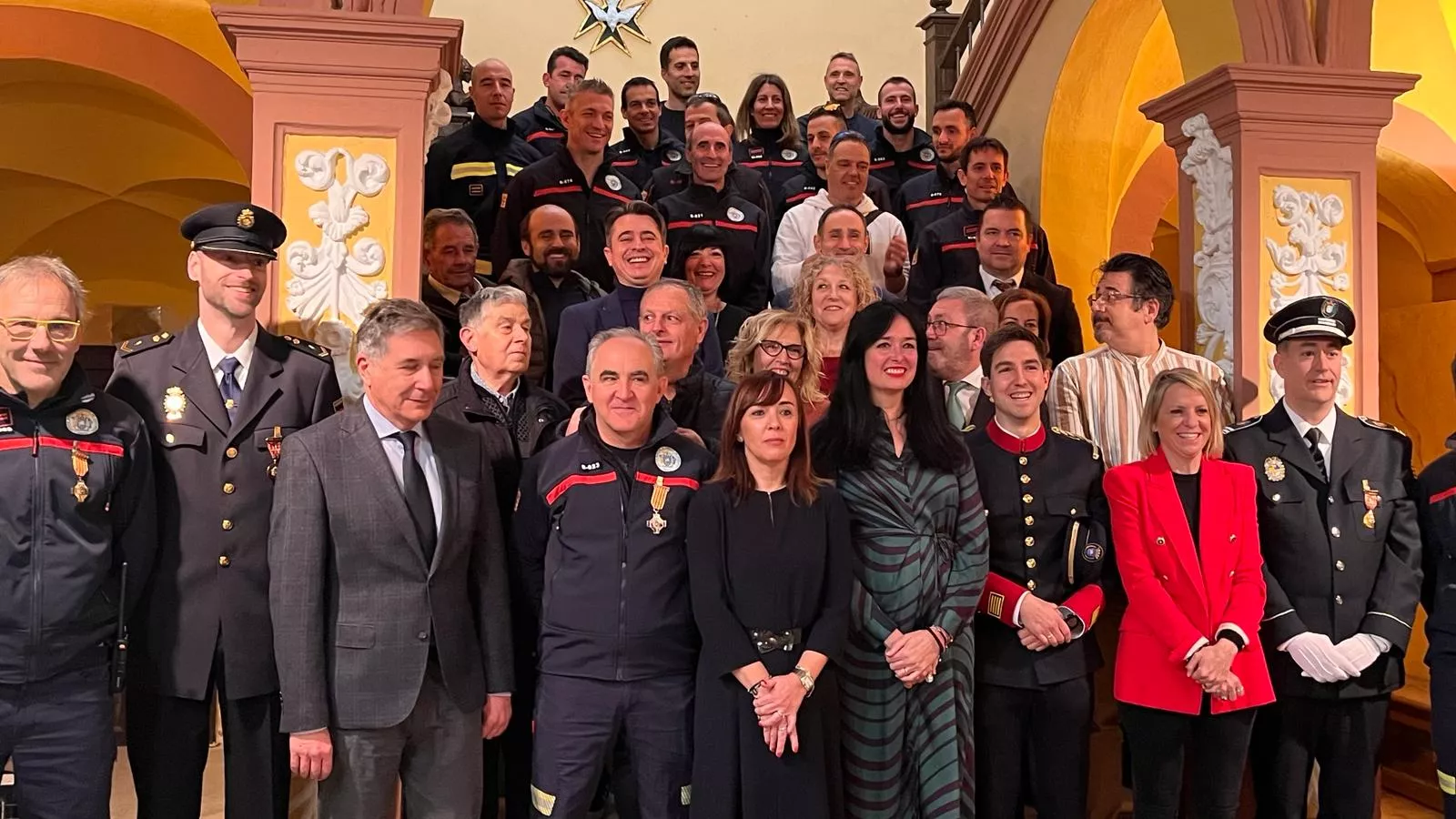 Entrega en Huesca de reconocimientos en la festividad de San Juan  de Dios, patrón de los bomberos. Foto Mercedes Manterola