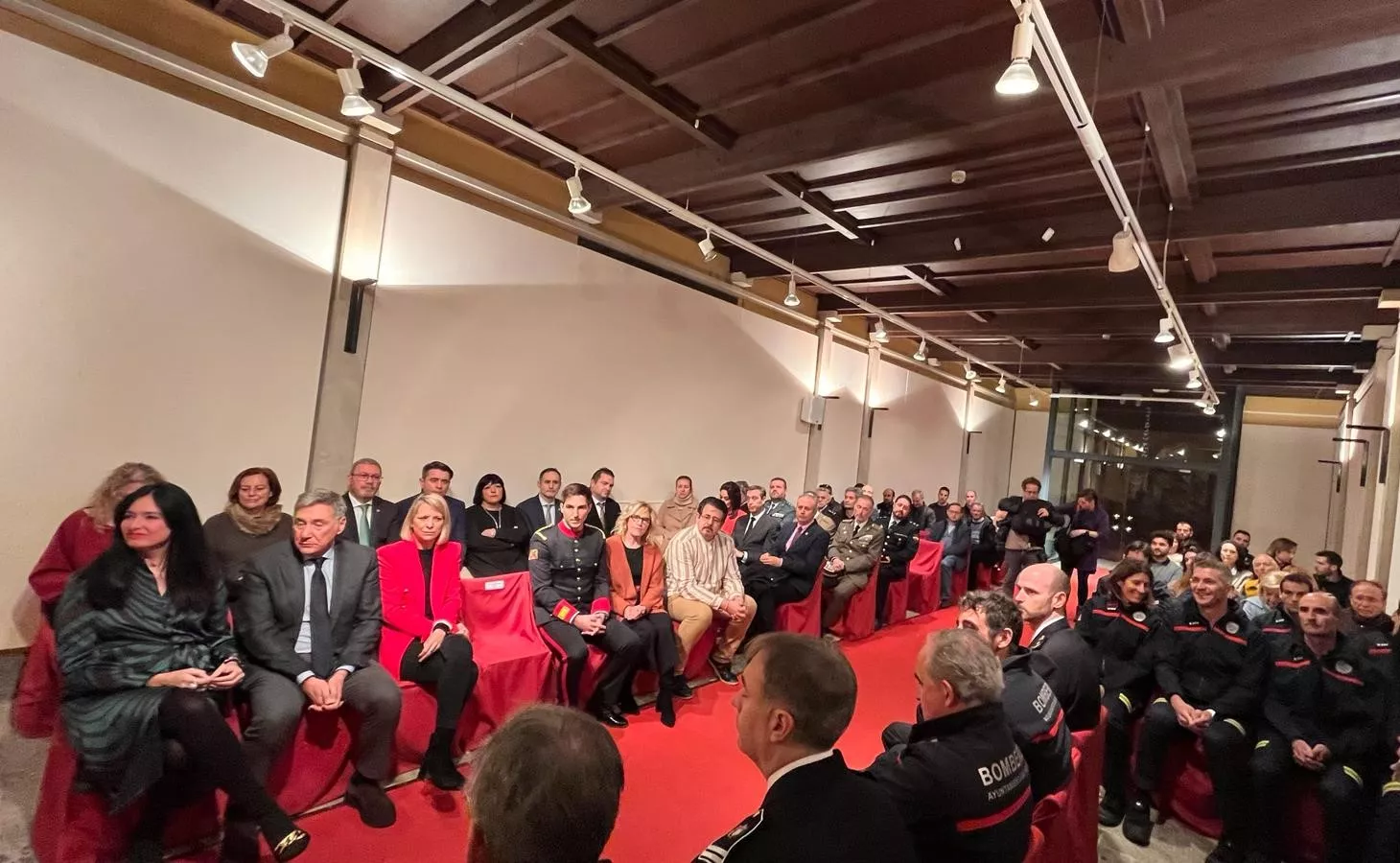 Entrega en Huesca de reconocimientos en la festividad de San Juan  de Dios, patrón de los bomberos. Foto Mercedes Manterola