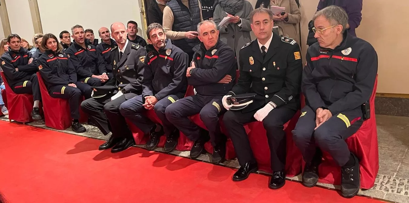 Entrega en Huesca de reconocimientos en la festividad de San Juan  de Dios, patrón de los bomberos. Foto Mercedes Manterola
