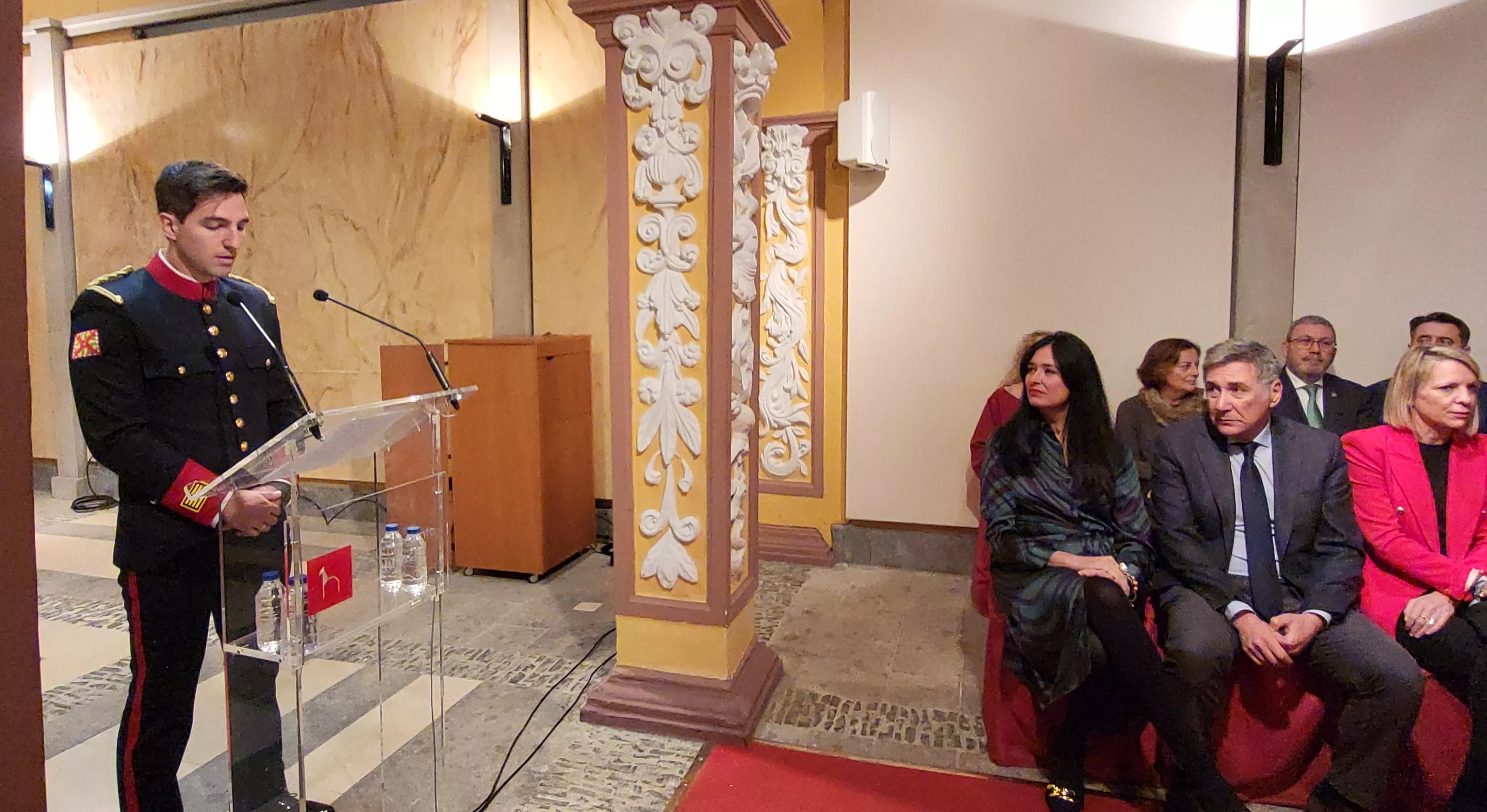 Entrega en Huesca de reconocimientos en la festividad de San Juan  de Dios, patrón de los bomberos. Foto Mercedes Manterola