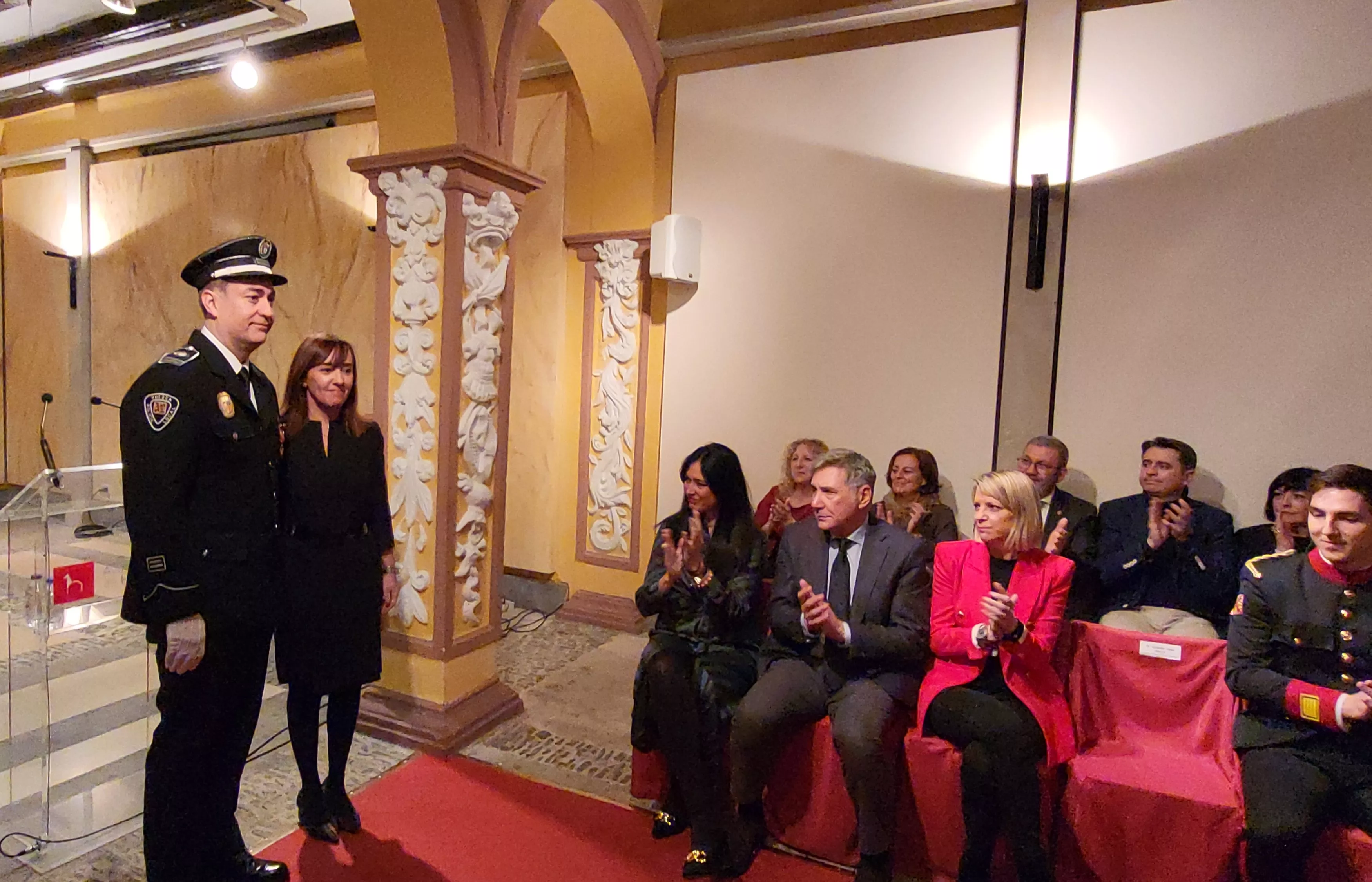 Entrega en Huesca de reconocimientos en la festividad de San Juan  de Dios, patrón de los bomberos. Foto Mercedes Manterola