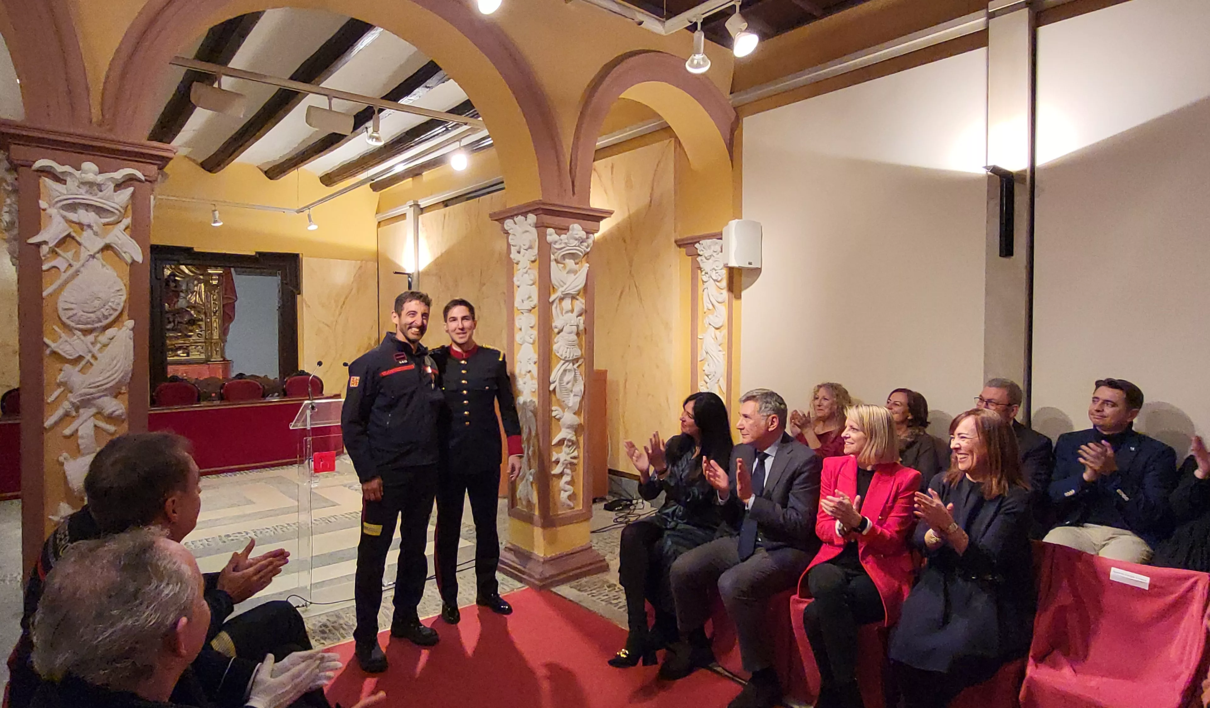 Entrega en Huesca de reconocimientos en la festividad de San Juan  de Dios, patrón de los bomberos. Foto Mercedes Manterola