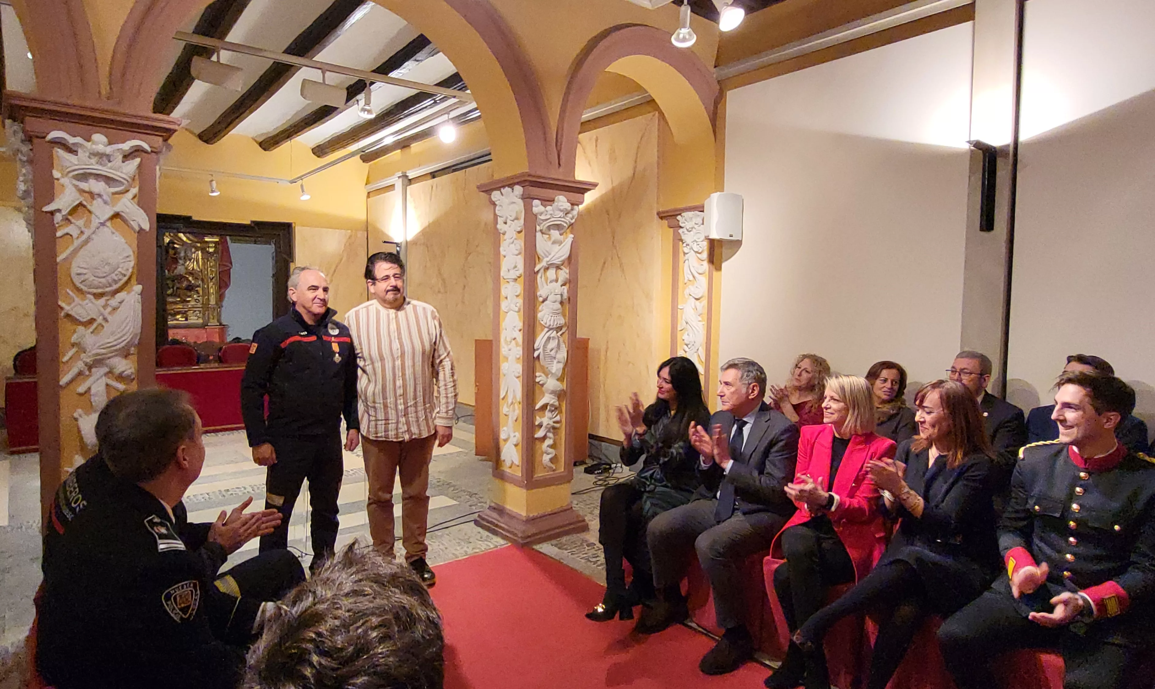 Entrega en Huesca de reconocimientos en la festividad de San Juan  de Dios, patrón de los bomberos. Foto Mercedes Manterola