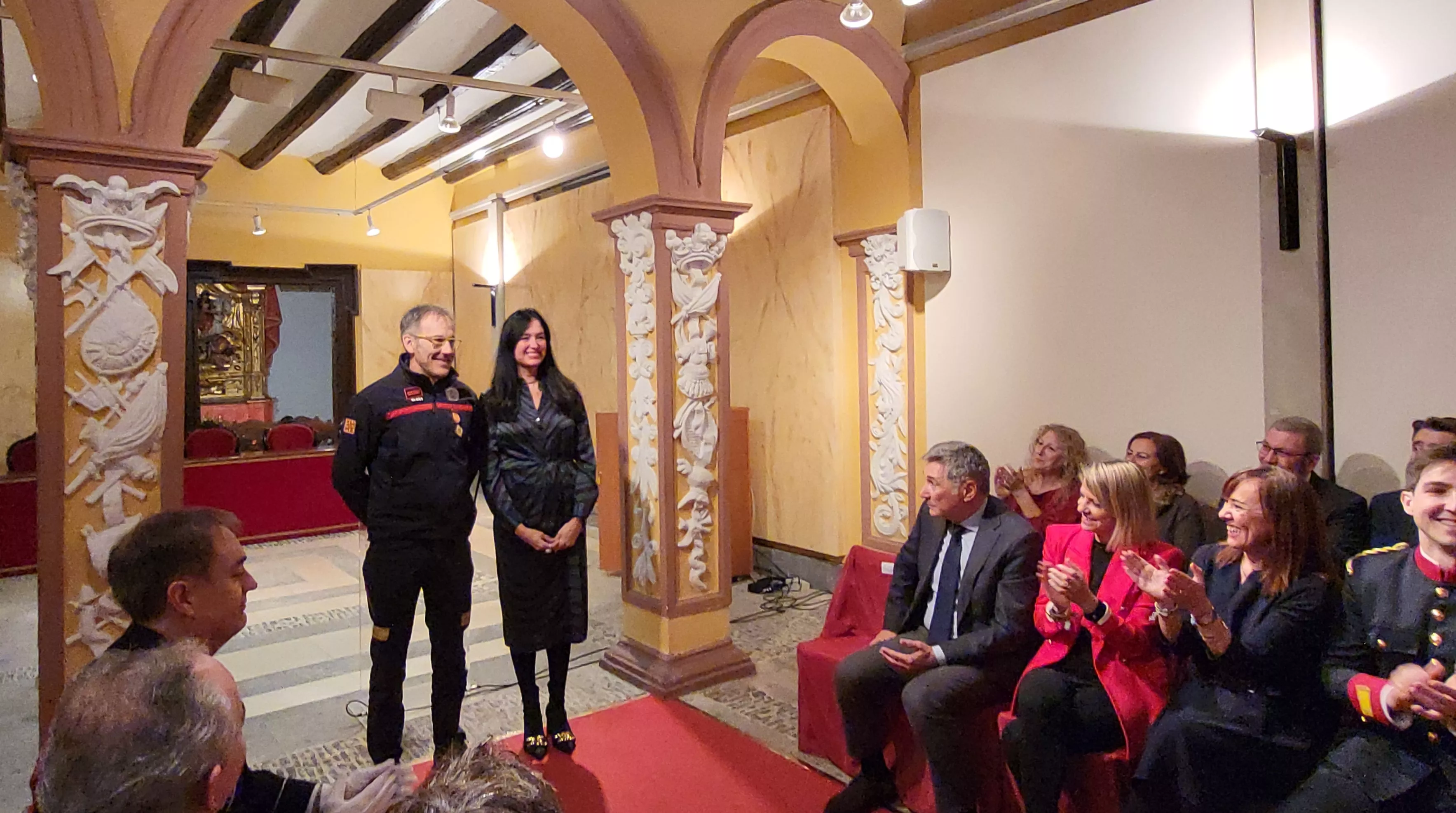 Entrega en Huesca de reconocimientos en la festividad de San Juan  de Dios, patrón de los bomberos. Foto Mercedes Manterola