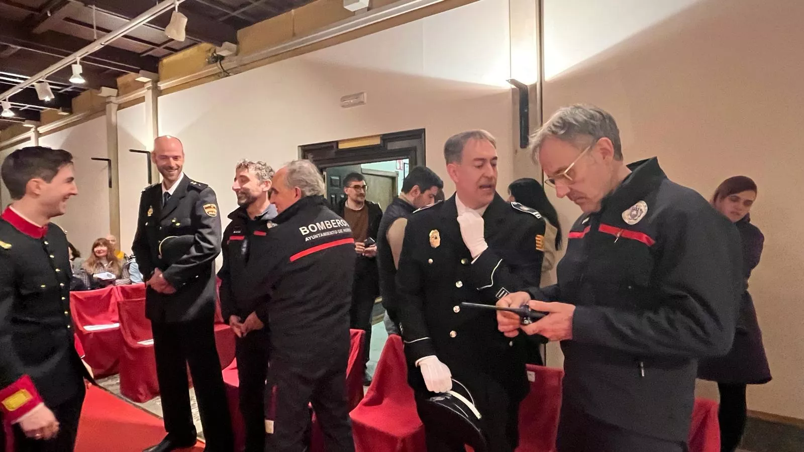 Entrega en Huesca de reconocimientos en la festividad de San Juan  de Dios, patrón de los bomberos. Foto Mercedes Manterola