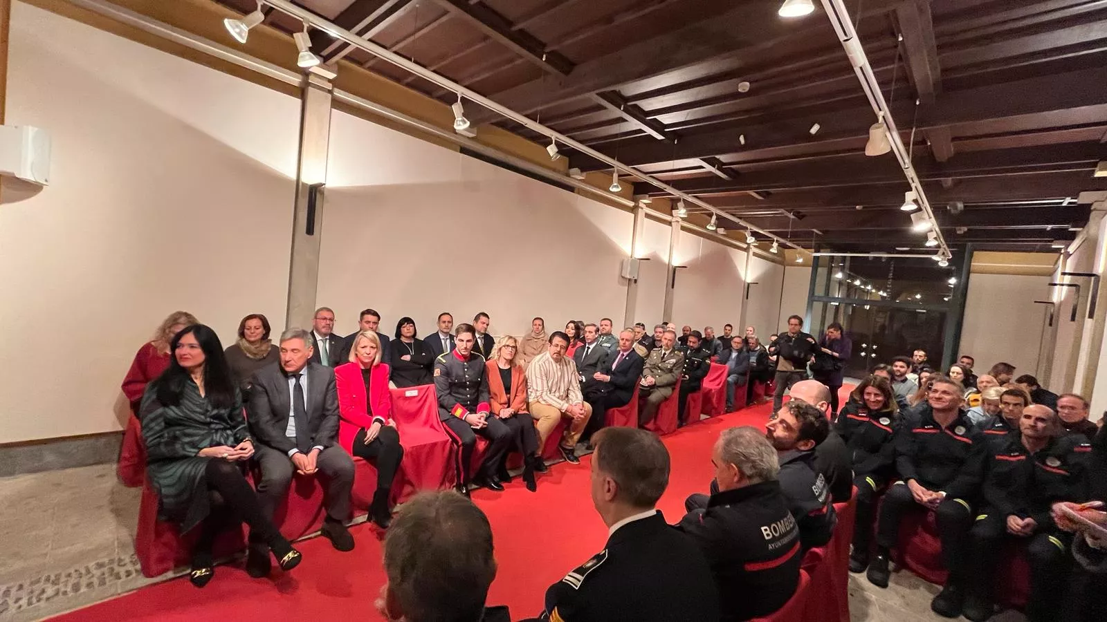 Entrega en Huesca de reconocimientos en la festividad de San Juan  de Dios, patrón de los bomberos. Foto Mercedes Manterola