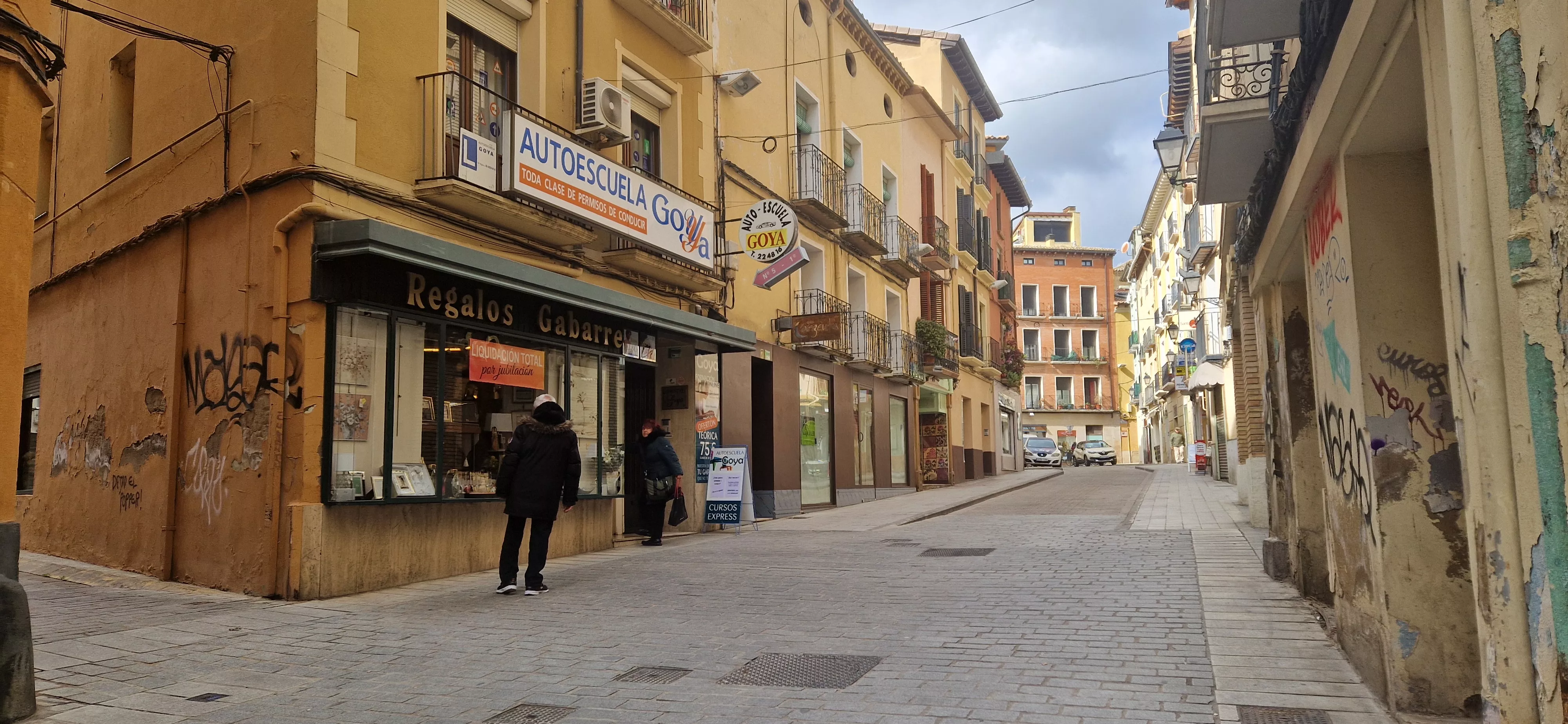 Los dos locales de Muebles y Regalos Gabarre se ubican en la calle Goya. Foto Myriam Martínez