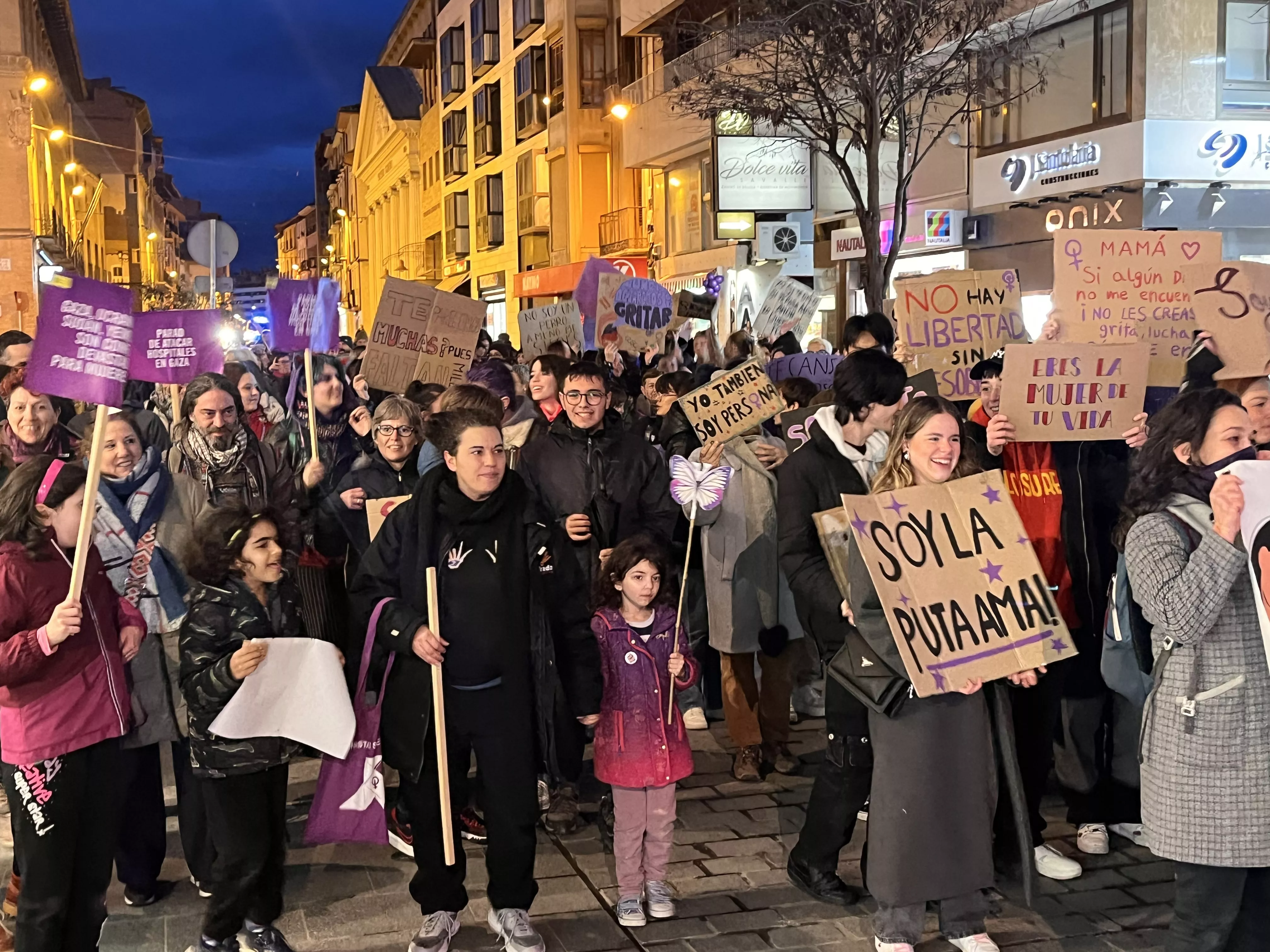 Manifestación del 8M 2024 celebrada en Huesca. Foto Mercedes Manterola