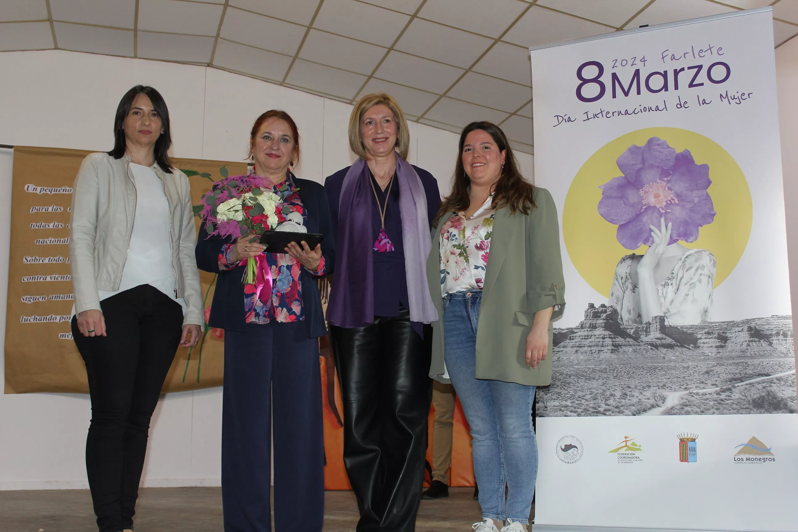 Pilar Gascón Corté recibe el Premio Gabardera a la Mujer Emprendedora de Los Monegros.