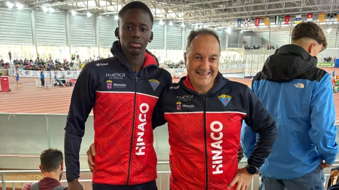 Boukari Magassa con su entrenador, Phondy, en Salamanca Boukari Magassa con su entrenador, Phondy, en Salamanca