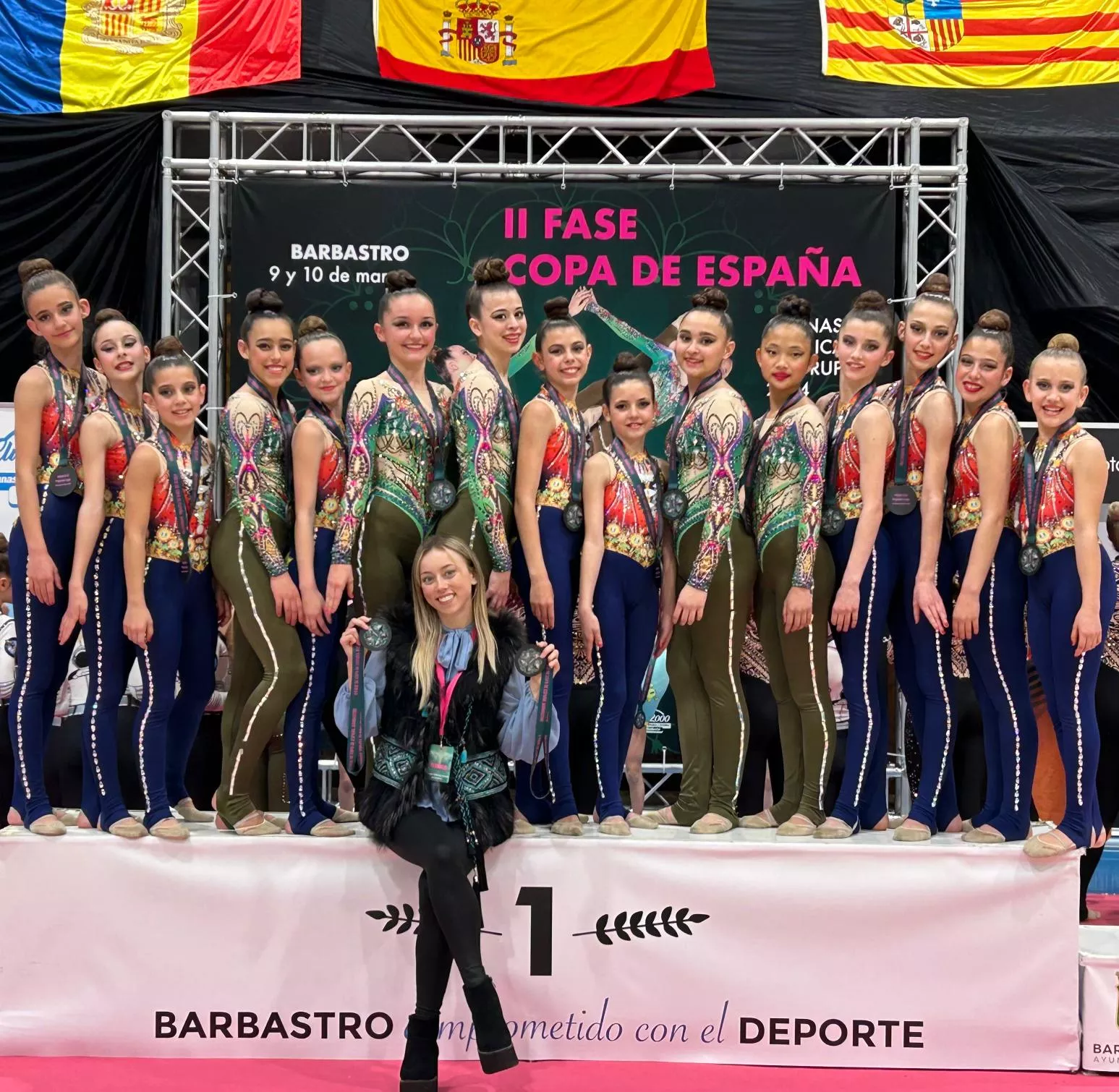 Los dos equipos barbastrenses con Aída López.
