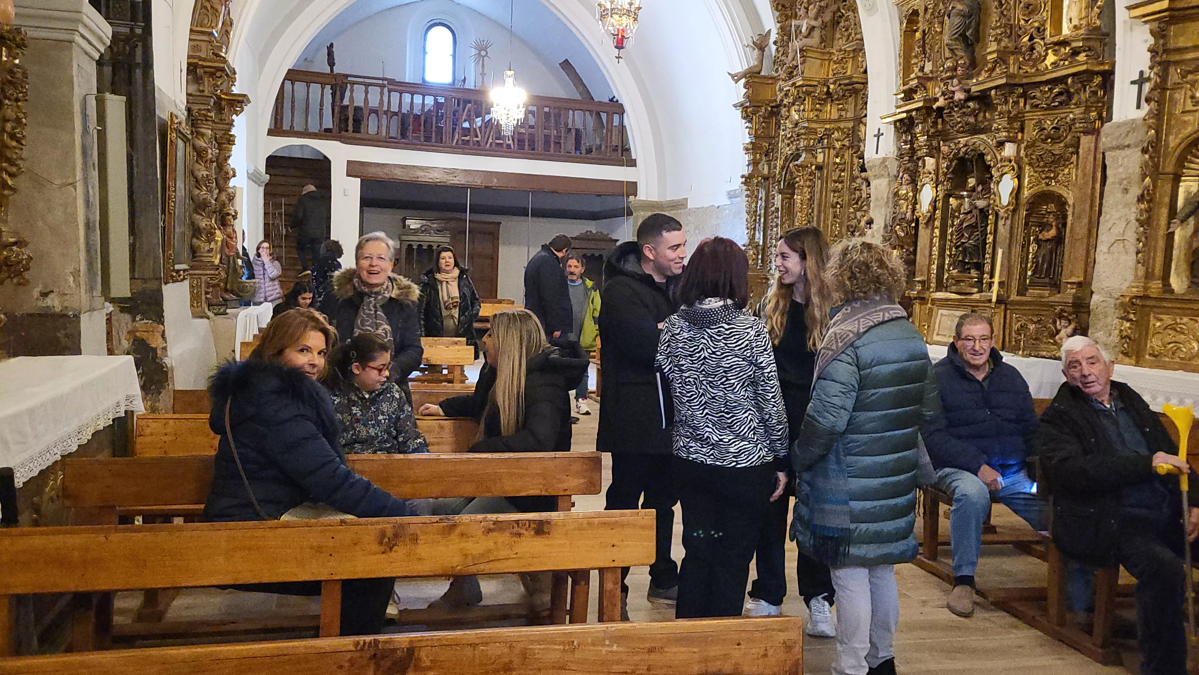 Actuación del Coro de la Universidad Ciudadana en Alcalá de Gurrea. Foto Mercedes Manterola