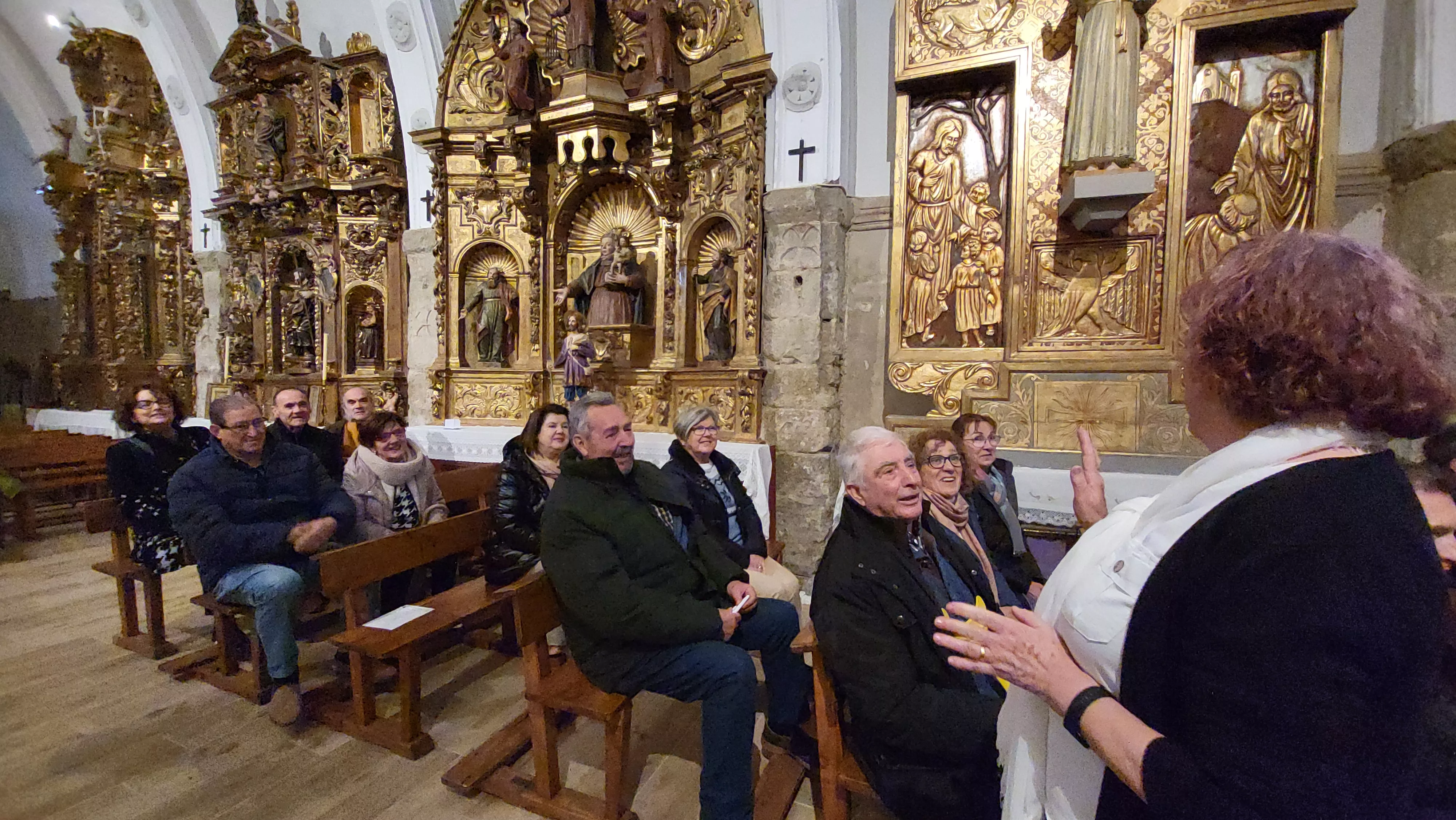Actuación del Coro de la Universidad Ciudadana en Alcalá de Gurrea. Foto Mercedes Manterola