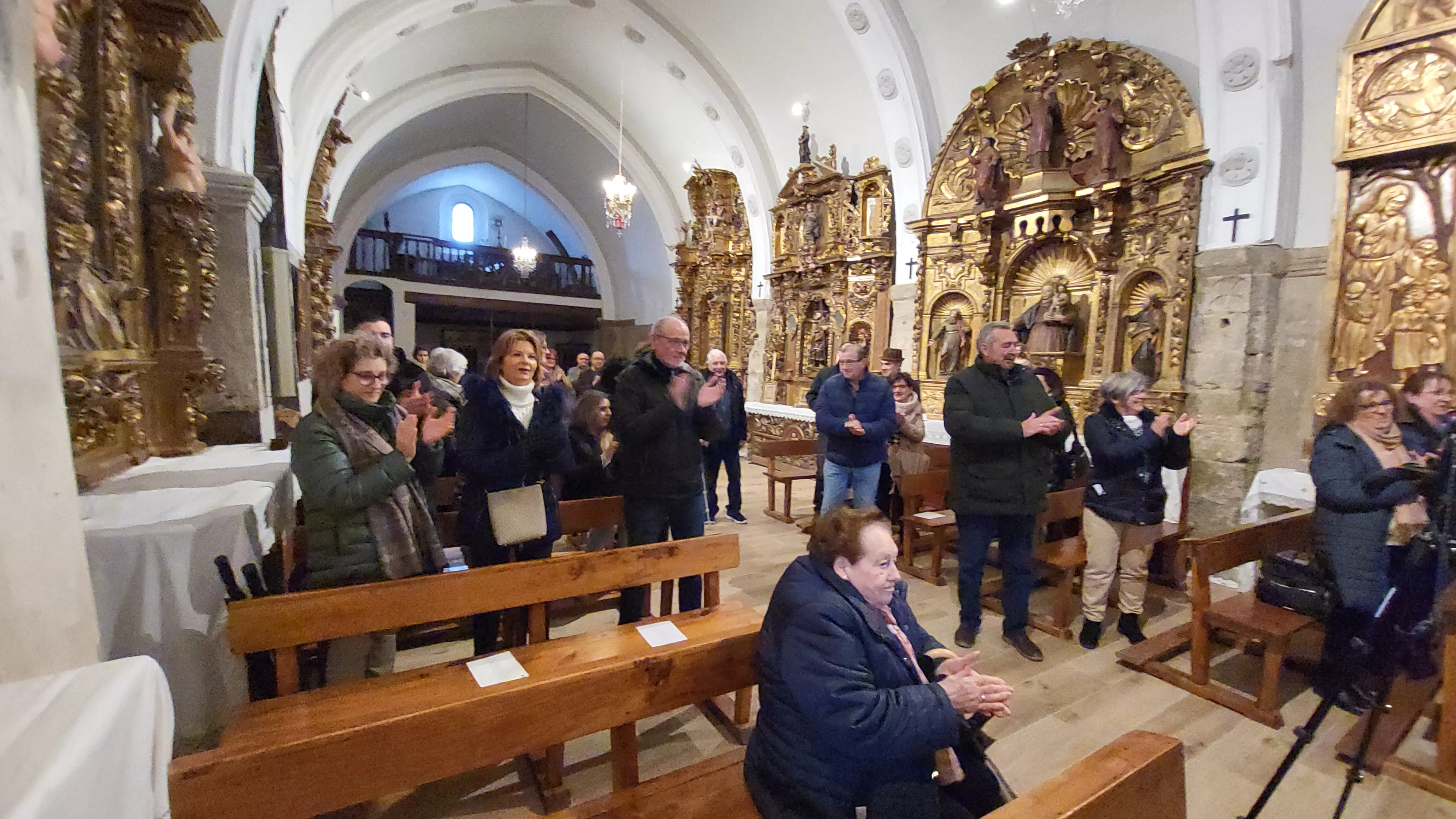 Actuación del Coro de la Universidad Ciudadana en Alcalá de Gurrea. Foto Mercedes Manterola