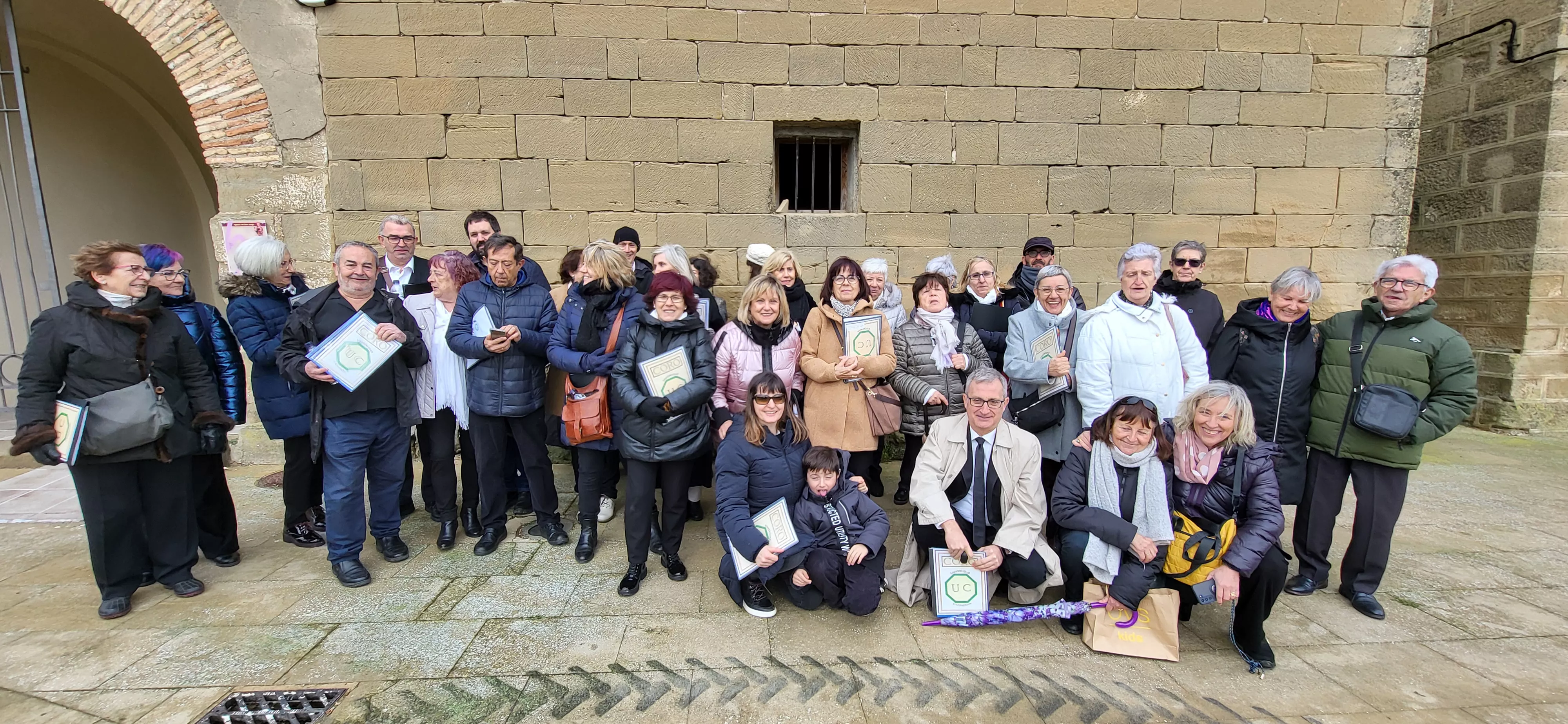Actuación del Coro de la Universidad Ciudadana en Alcalá de Gurrea. Foto Mercedes Manterola