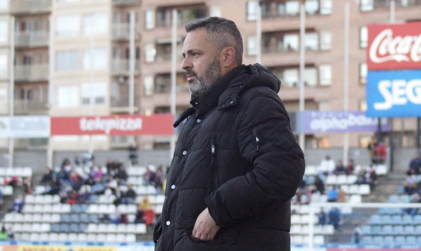 David Navarro, entrenador de fútbol.