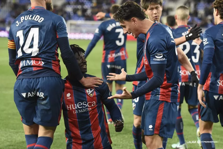 Celebración en el gol de Obeng ante el Andorra. El Huesca, el equipo más en forma de las tres principales ligas españolas en términos defensivos.
