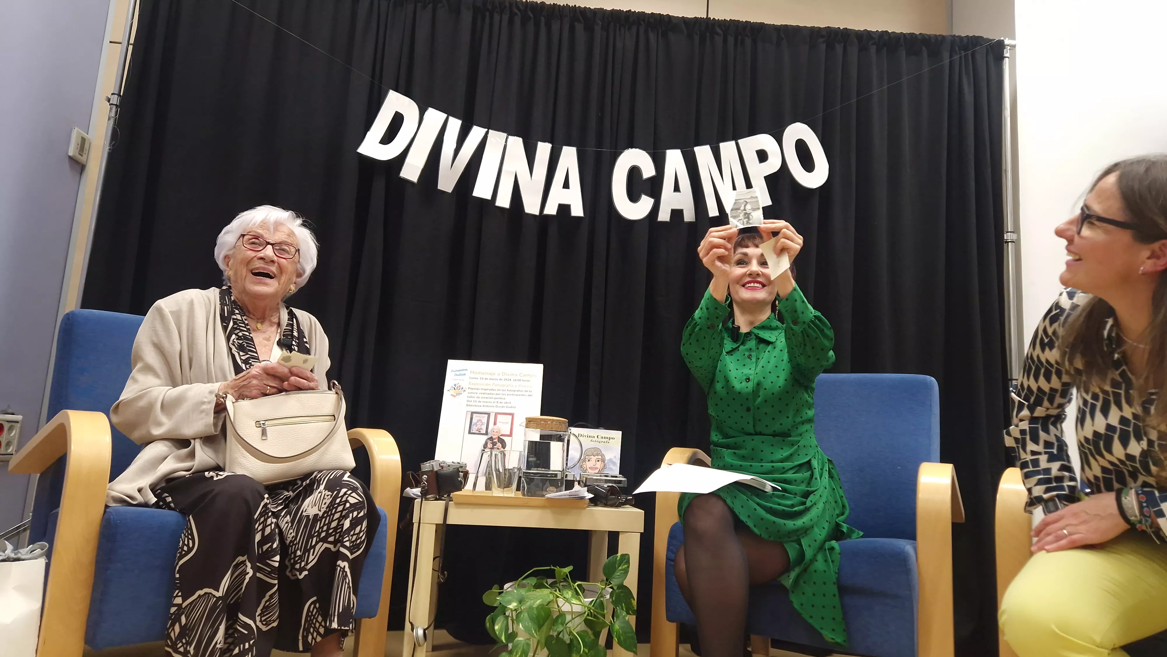 Divina Campo y Angélica Morales. Foto Myriam Martínez 