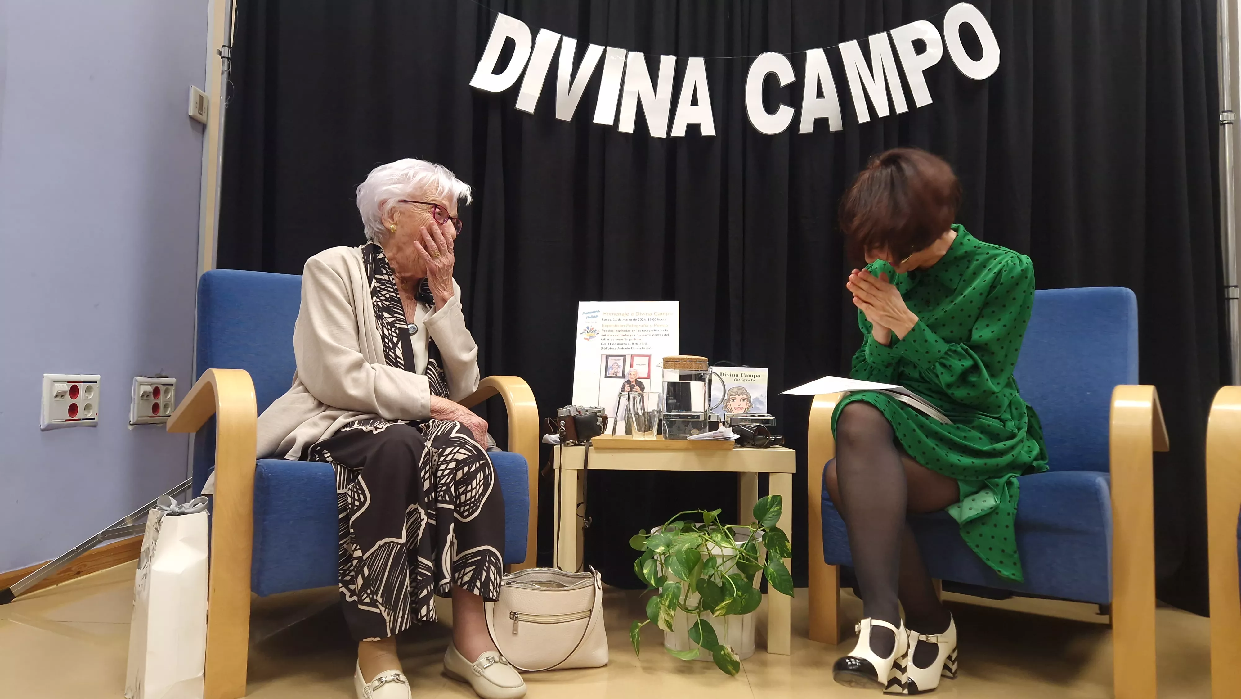 Divina Campo y Angélica Morales. Foto Myriam Martínez 