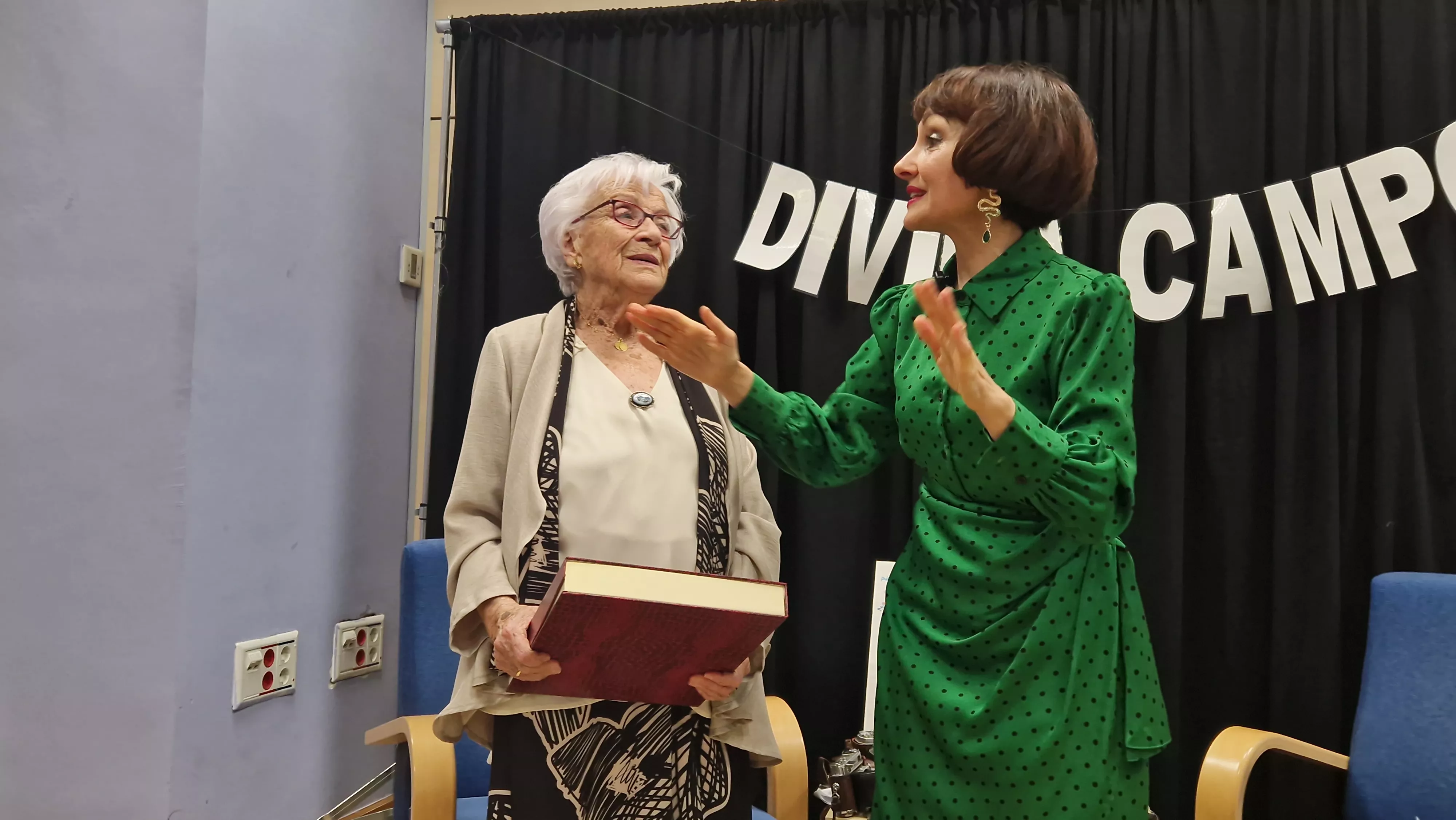 Divina Campo y Angélica Morales. Foto Myriam Martínez 