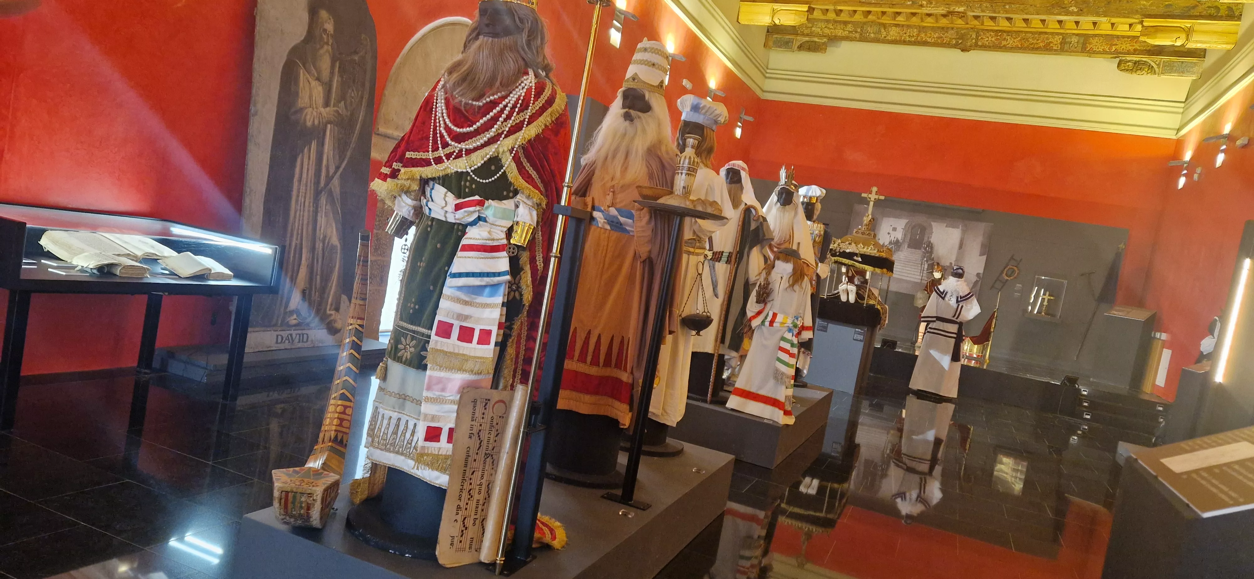 Exposición Revistiendo la Semana Santa. Foto Myriam Martínez