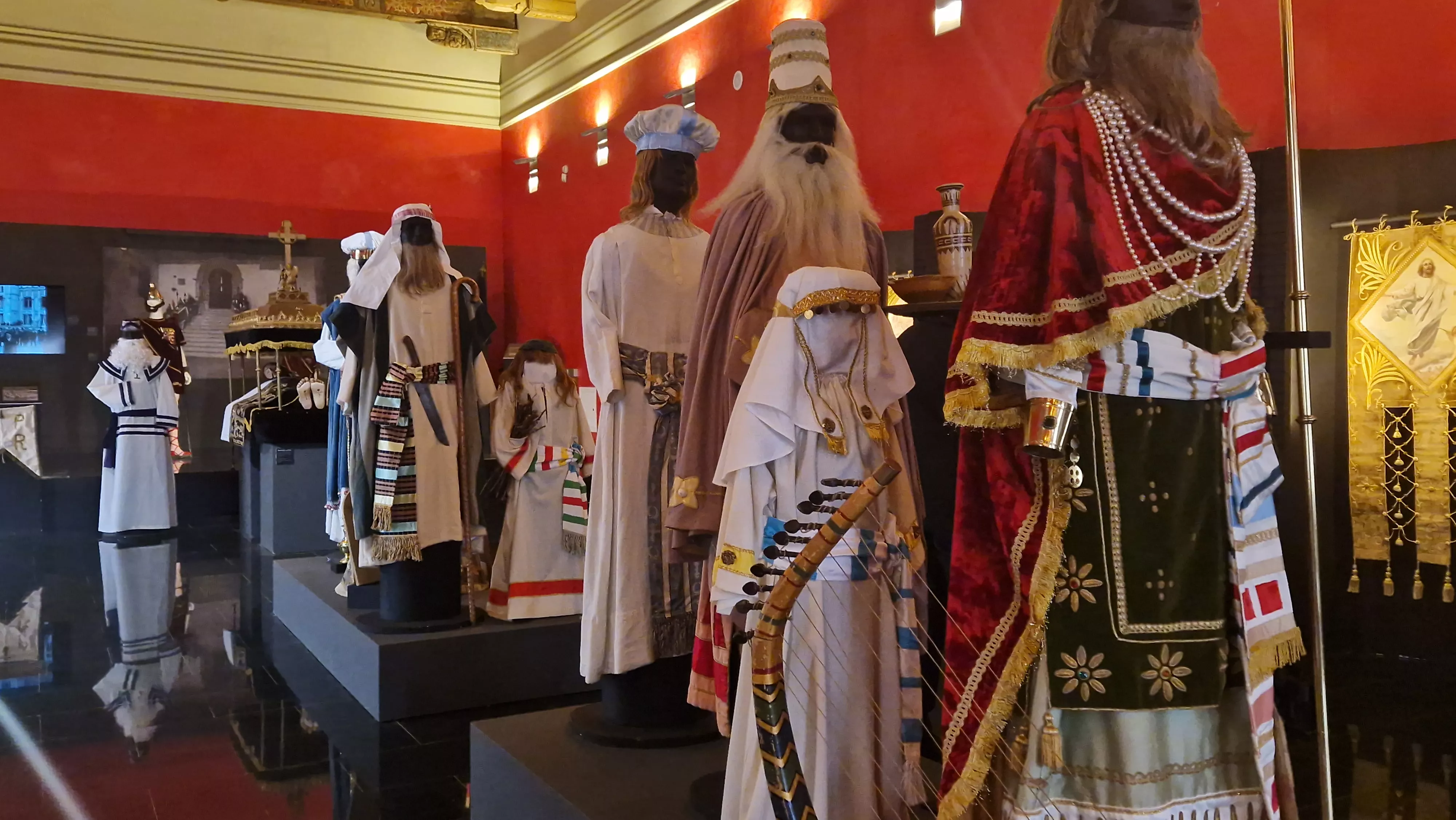 Exposición Revistiendo la Semana Santa. Foto Myriam Martínez