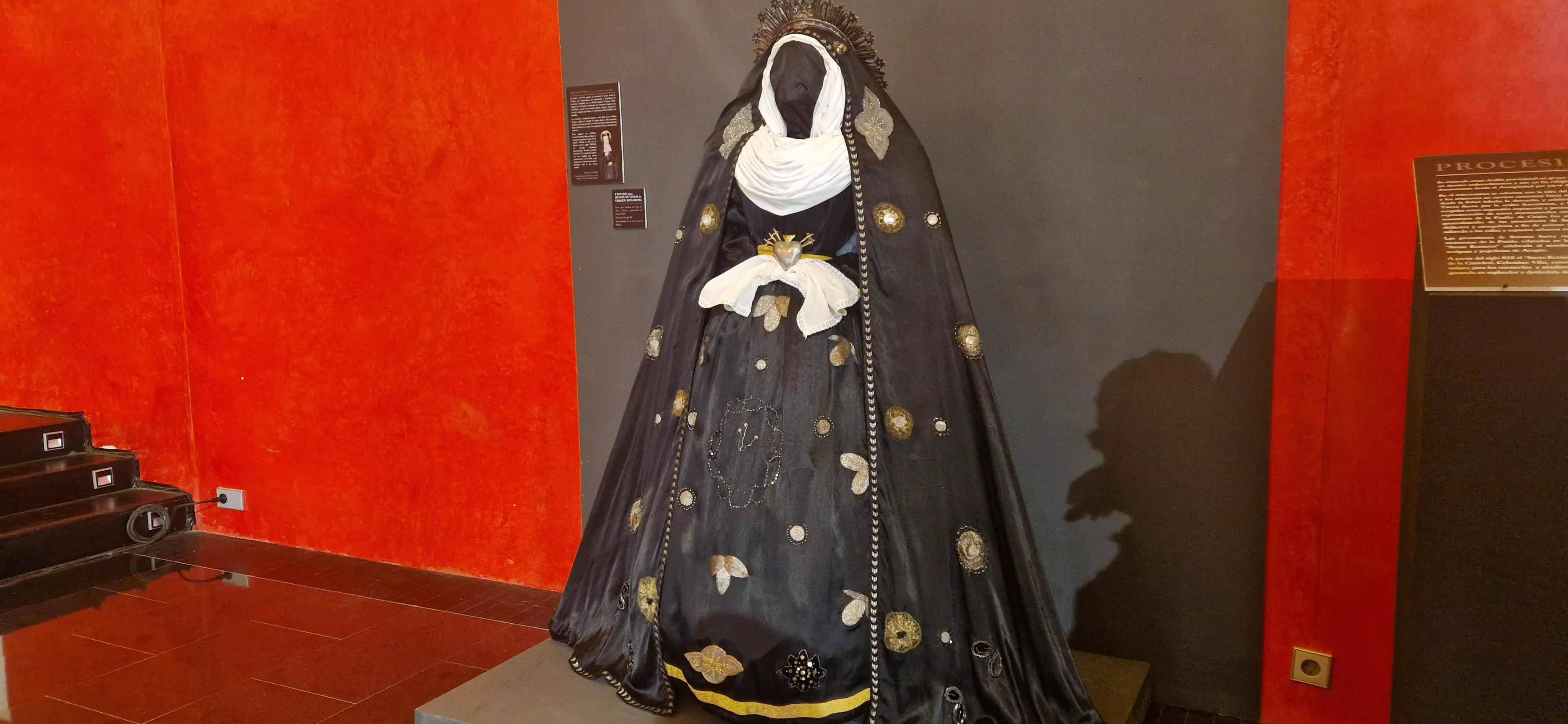 Exposición Revistiendo la Semana Santa. Foto Myriam Martínez