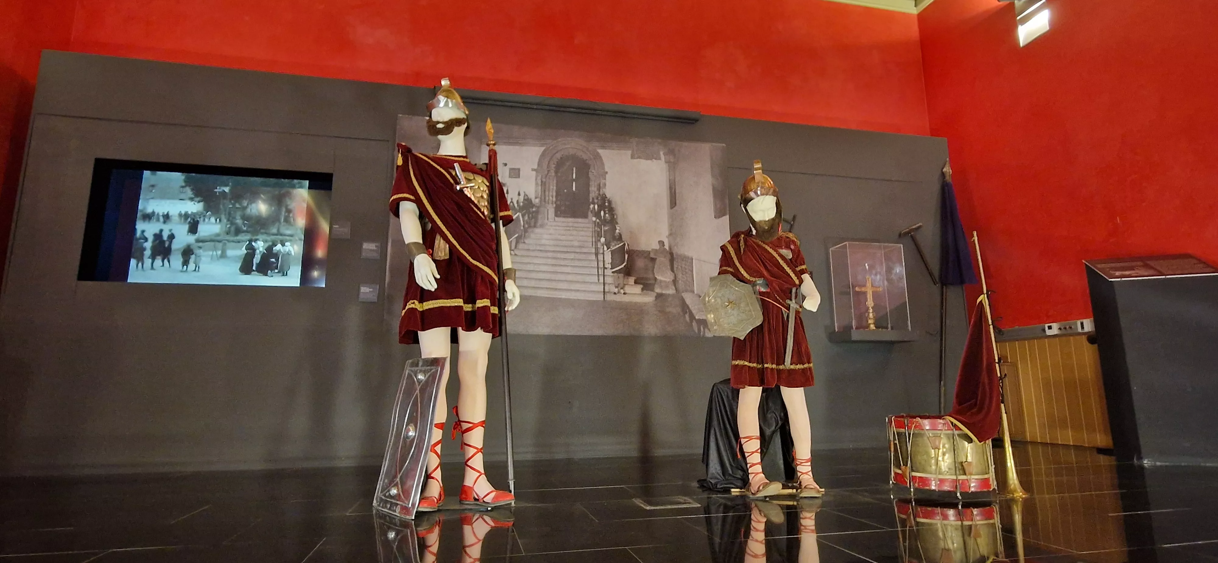 Exposición Revistiendo la Semana Santa. Foto Myriam Martínez