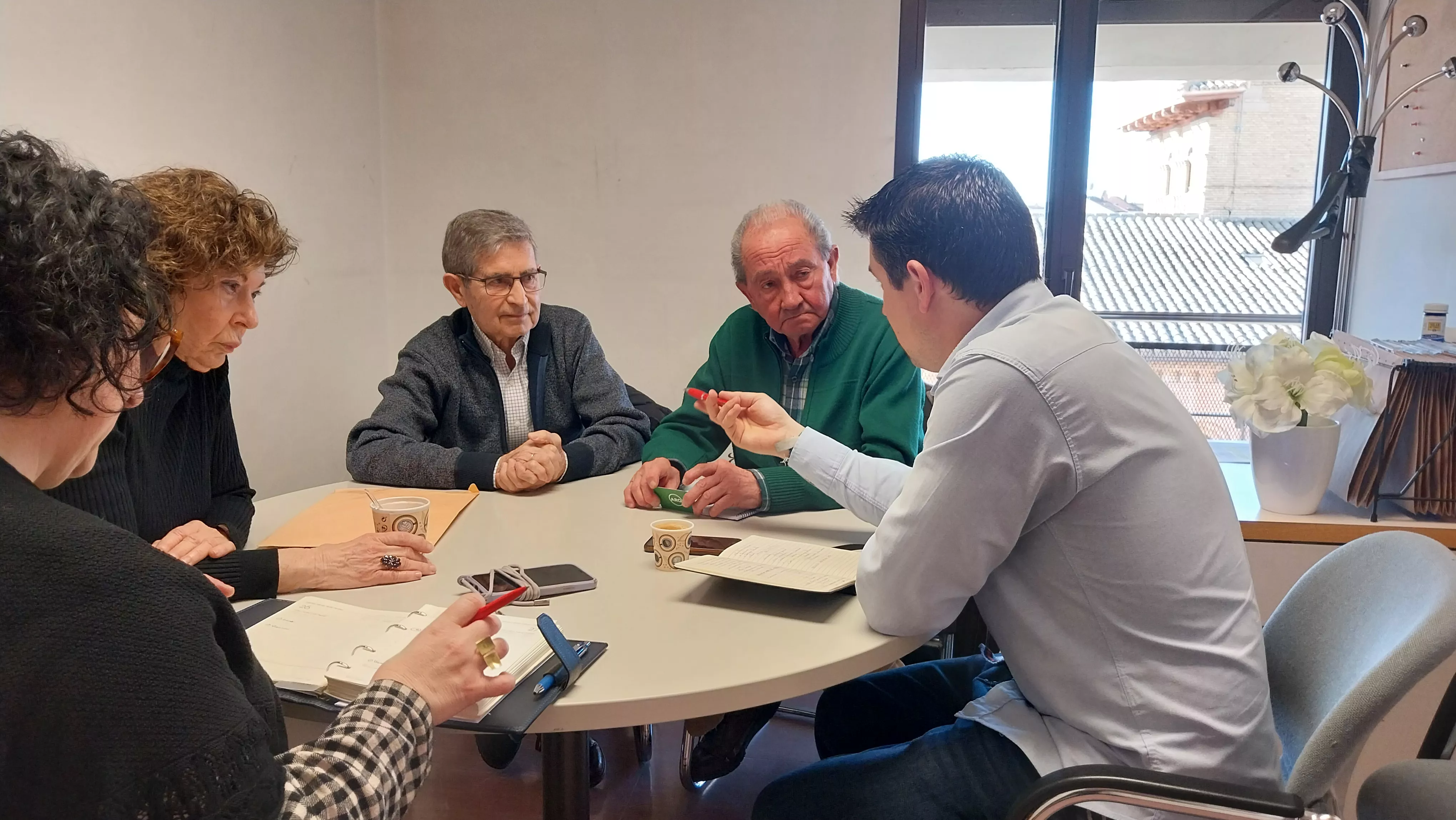 Biescas y Betorz con representantes de ARO