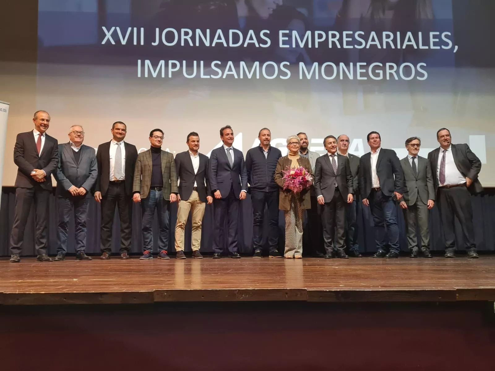 Fotografía de familia de las XVII Jornadas Empresariales Impulsamos Monegros Fotografía de familia de las XVII Jornadas Empresariales Impulsamos Monegros