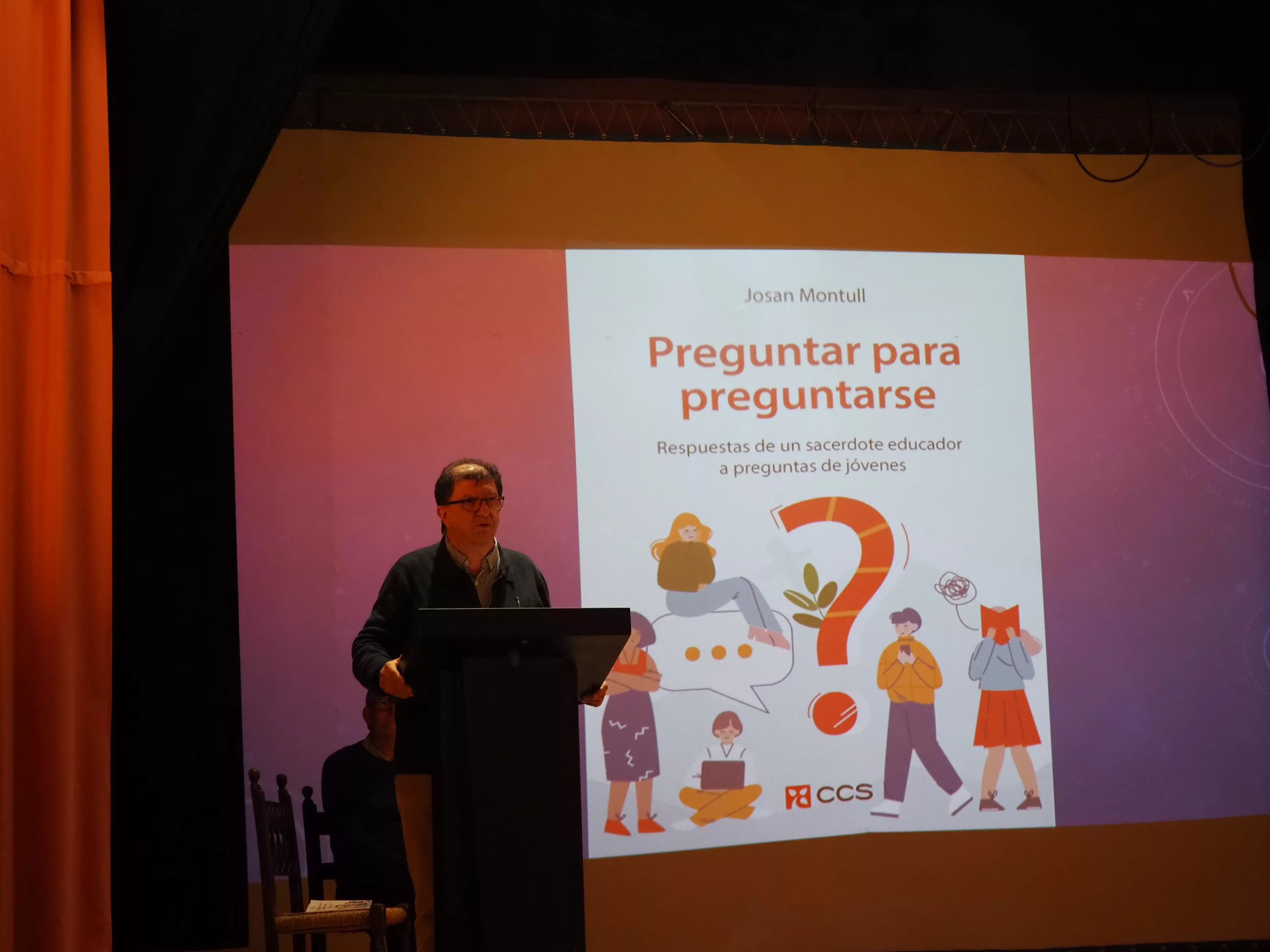 Presentación del libro de Josan Montull en Monzón