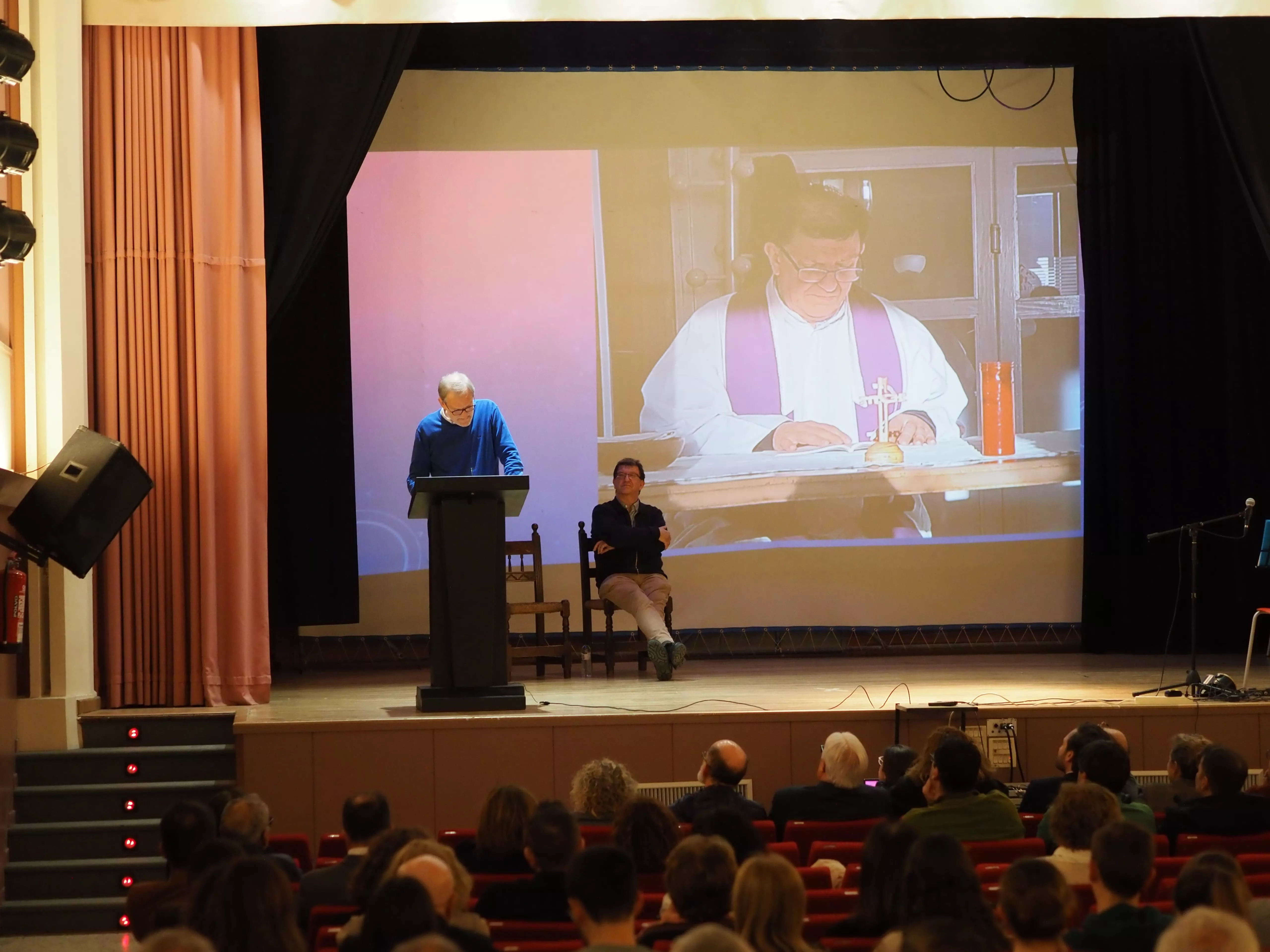 Presentación del libro de Josan Montull en Monzón