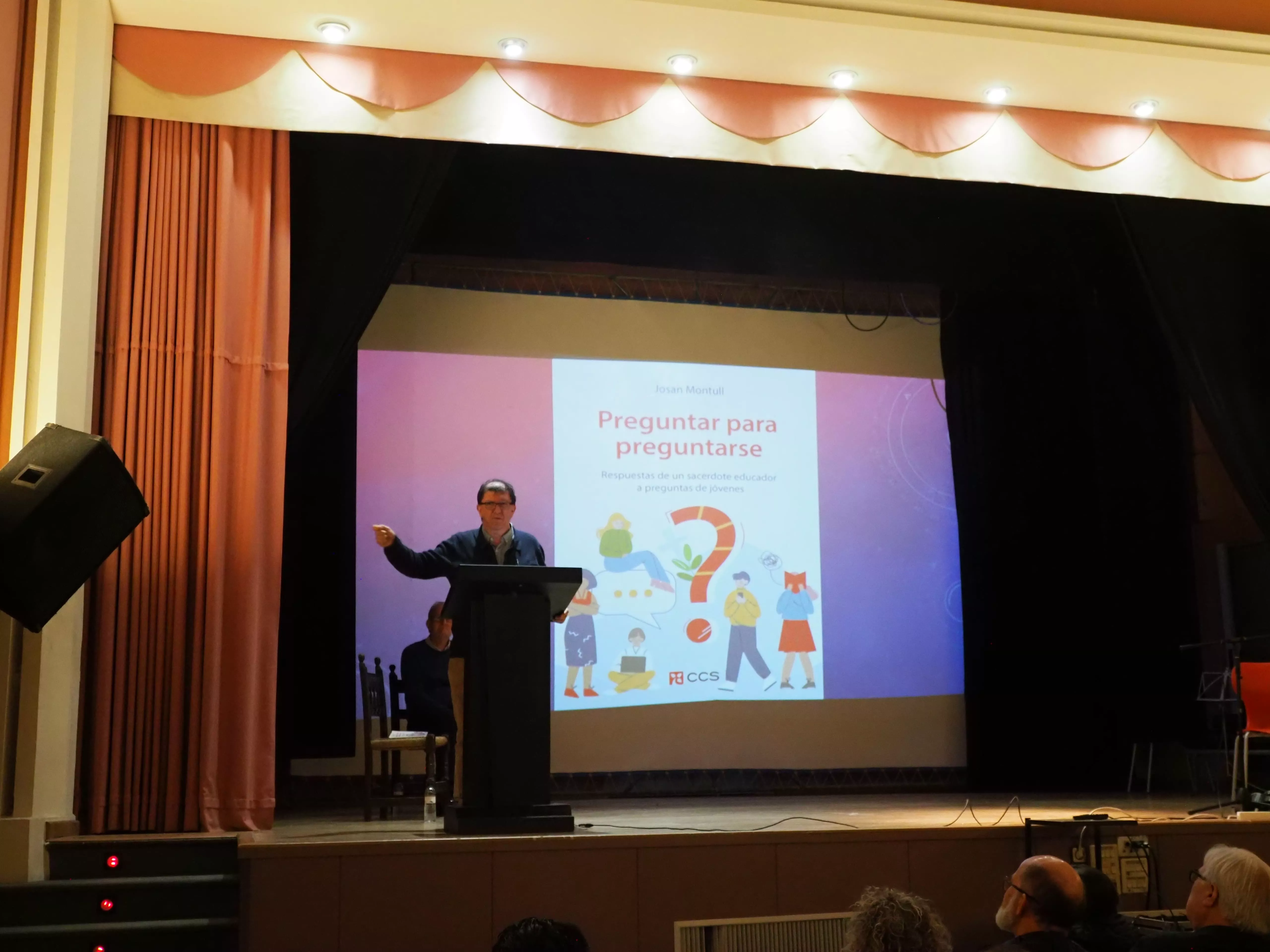 Presentación del libro de Josan Montull en Monzón