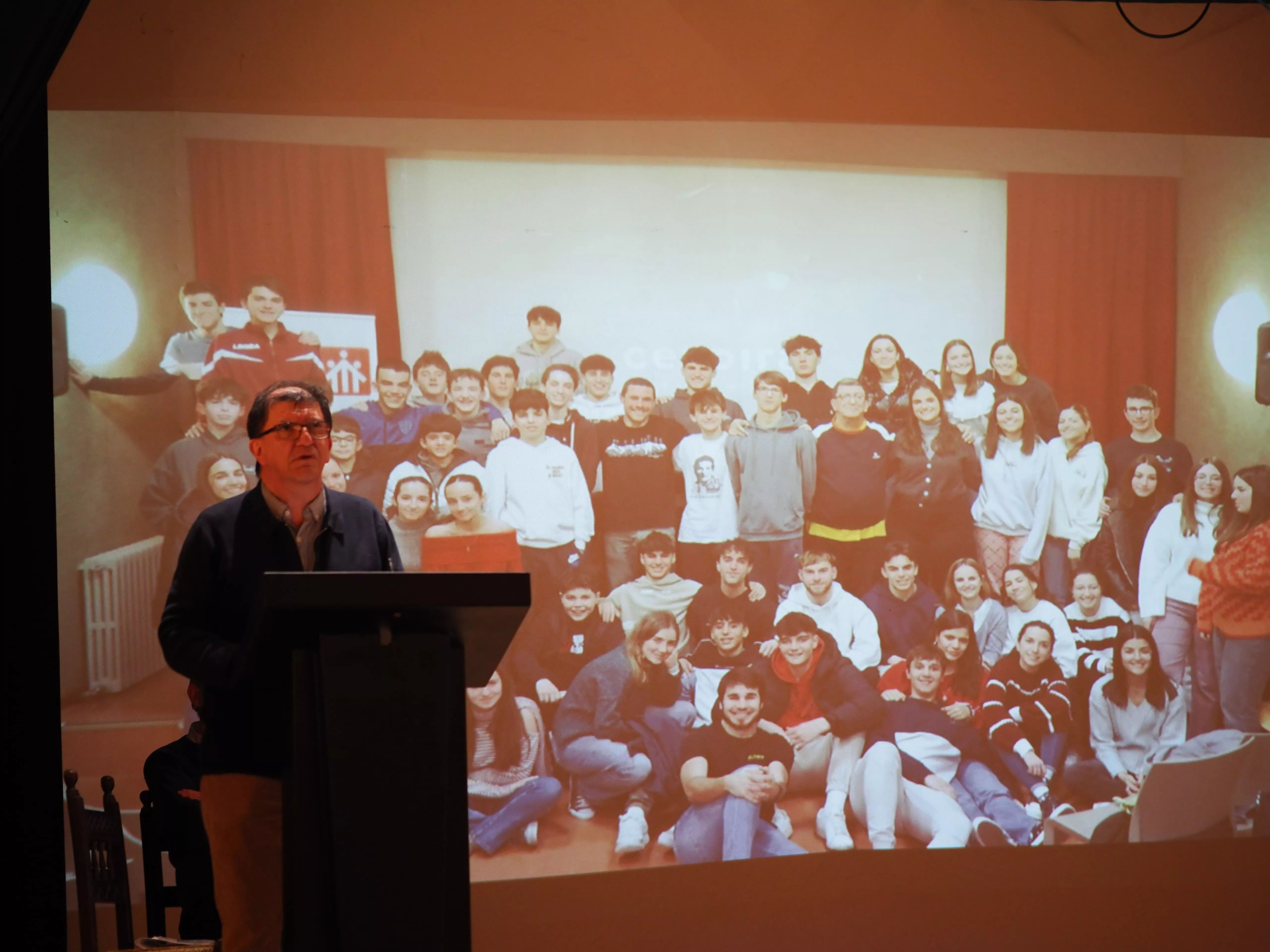 Josan Montull, en la presentación de Preguntar para preguntarse en Monzón