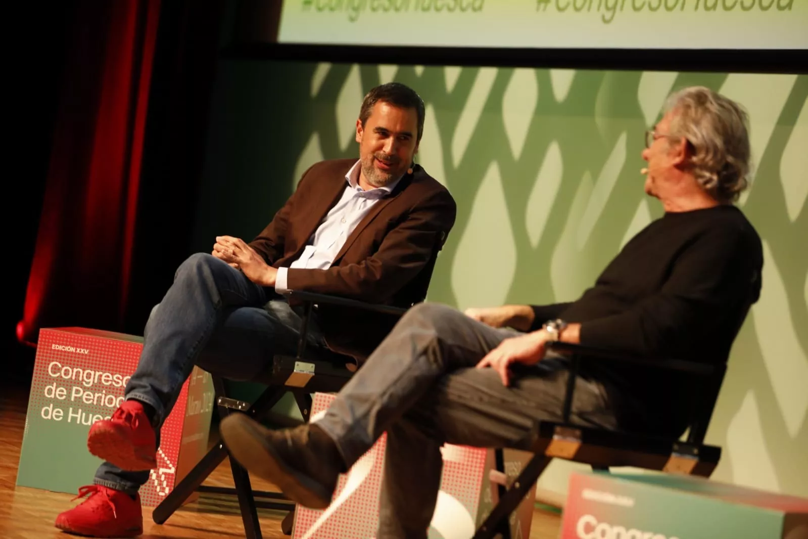 Los periodistas Carlos E. Cué y Enric González, han compartido reflexiones sobre la información política.