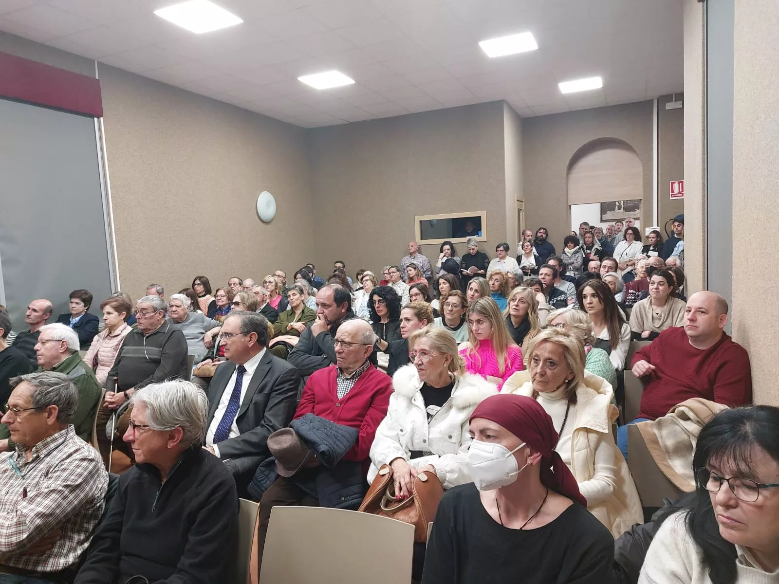 Presentación del libro Preguntar para preguntarse. Respuestas de un sacerdote educador a preguntas de jóvenes