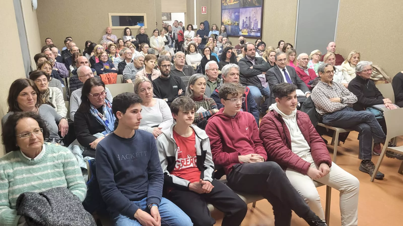 Presentación del libro Preguntar para preguntarse. Respuestas de un sacerdote educador a preguntas de jóvenes