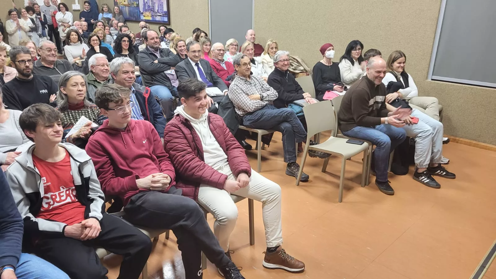 Presentación del libro Preguntar para preguntarse. Respuestas de un sacerdote educador a preguntas de jóvenes