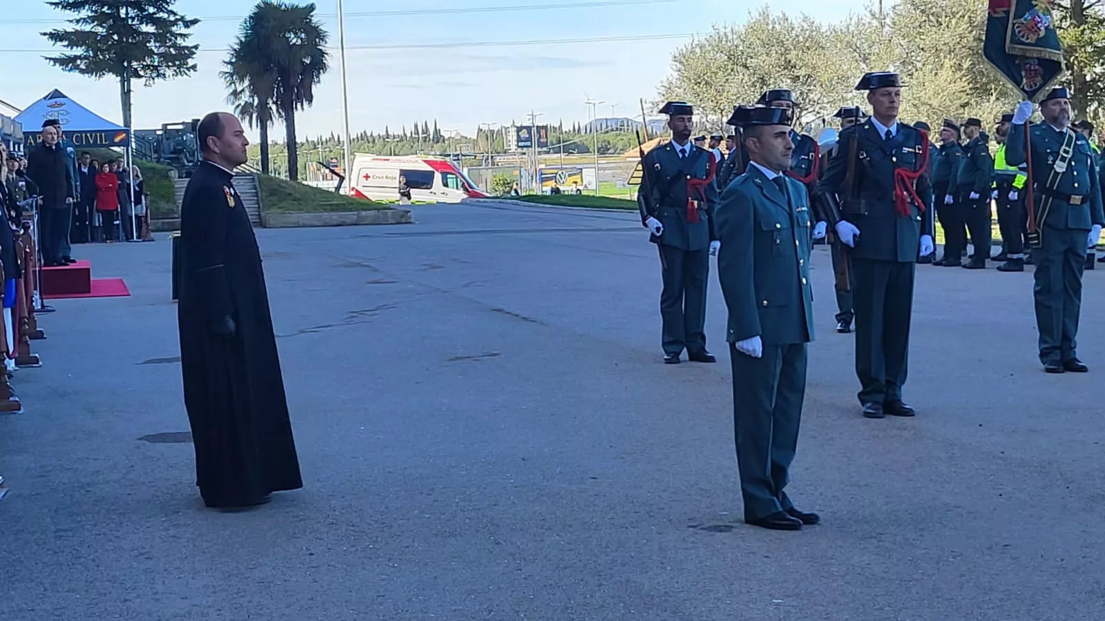 Toma de posesión del teniente coronel Cordobés Lucena en Huesca