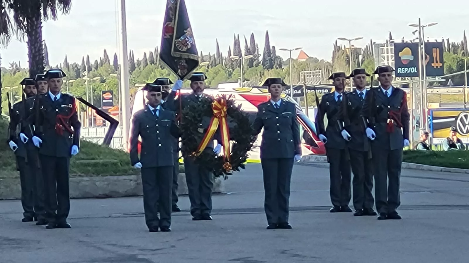 Toma de posesión del teniente coronel Cordobés Lucena en Huesca