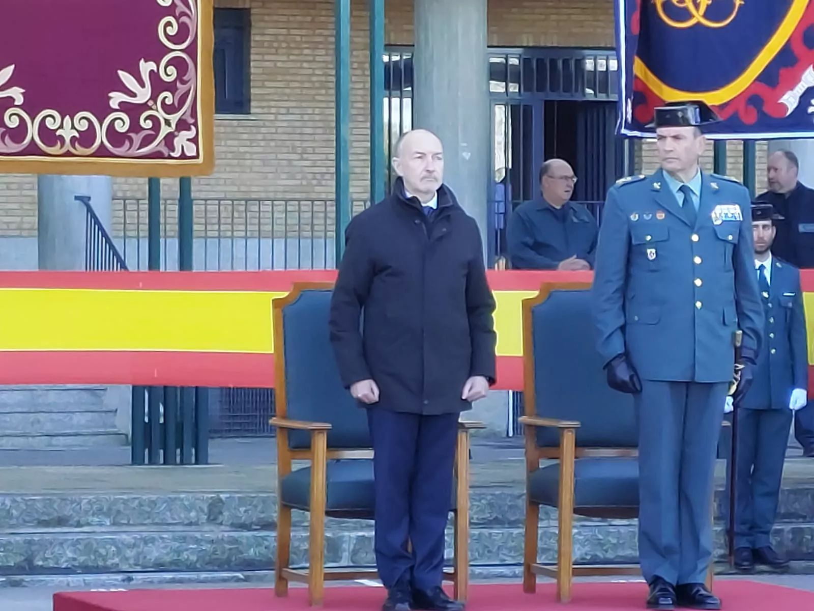 Toma de posesión del teniente coronel Cordobés Lucena en Huesca