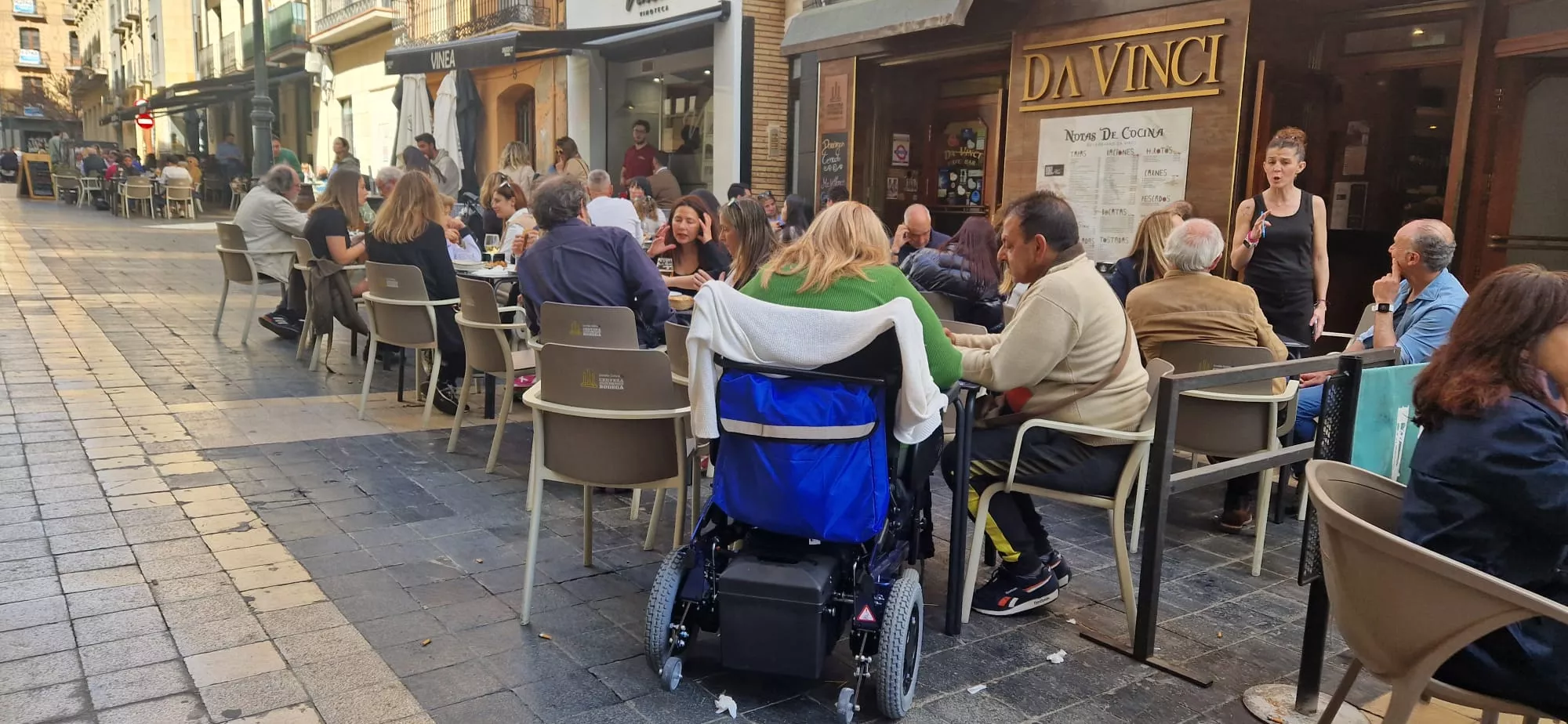 Las terrazas de Huesca, a tope este sábado. Foto Myriam Martínez