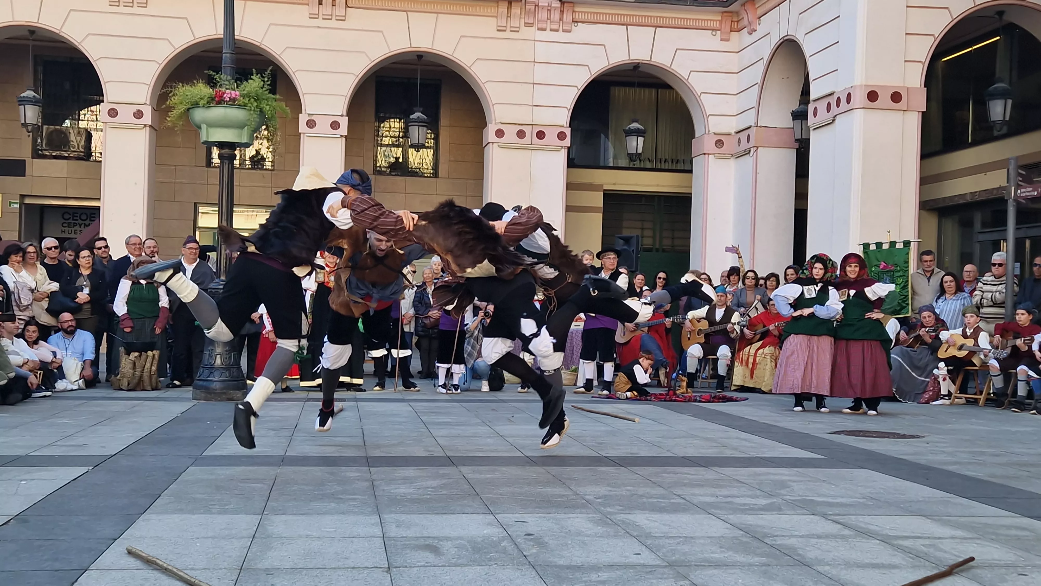 Visita de la Facyde a Huesca. Foto Myriam Martínez