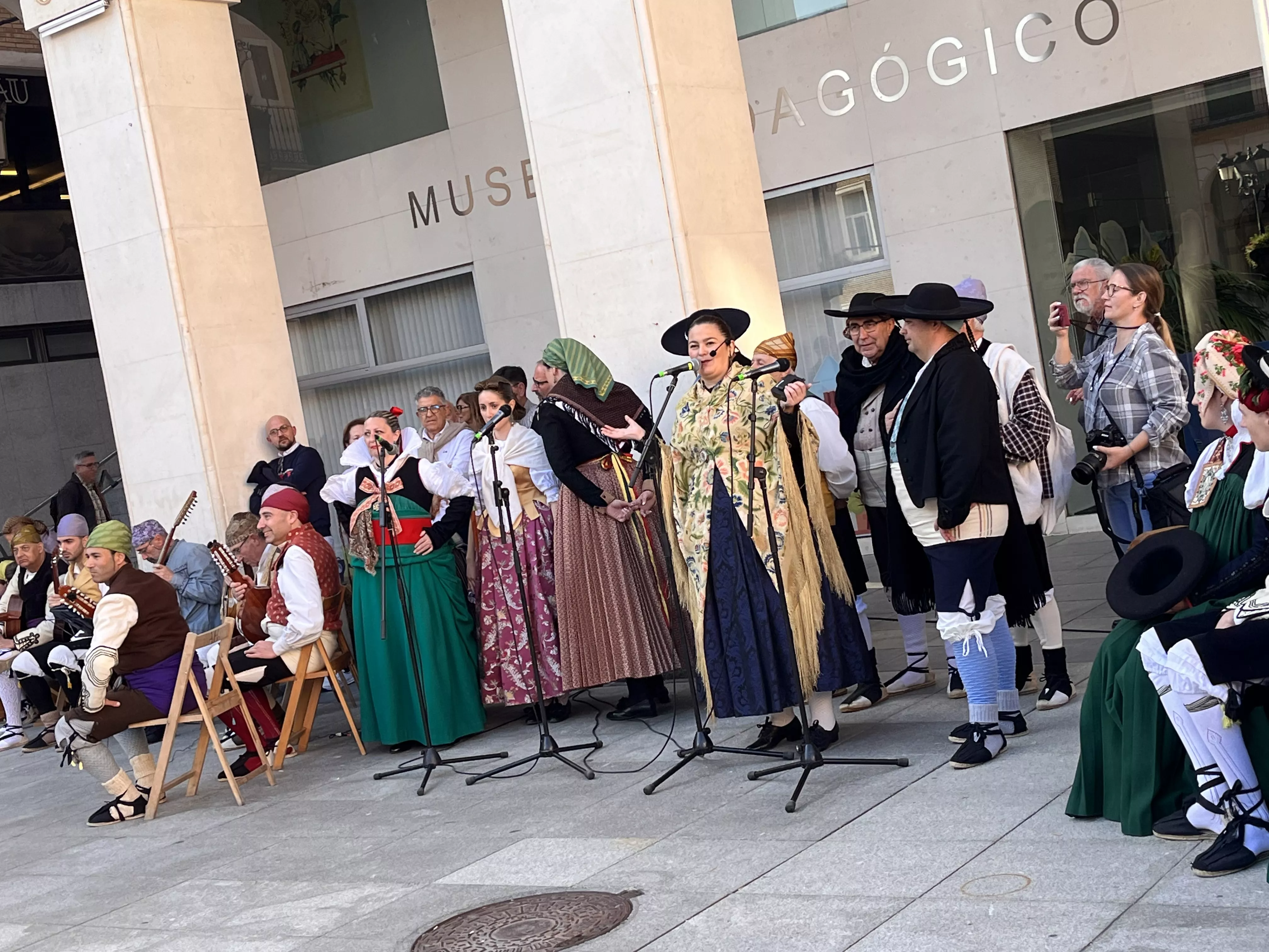 Visita de la Facyde a Huesca. Foto Mercedes Manterola