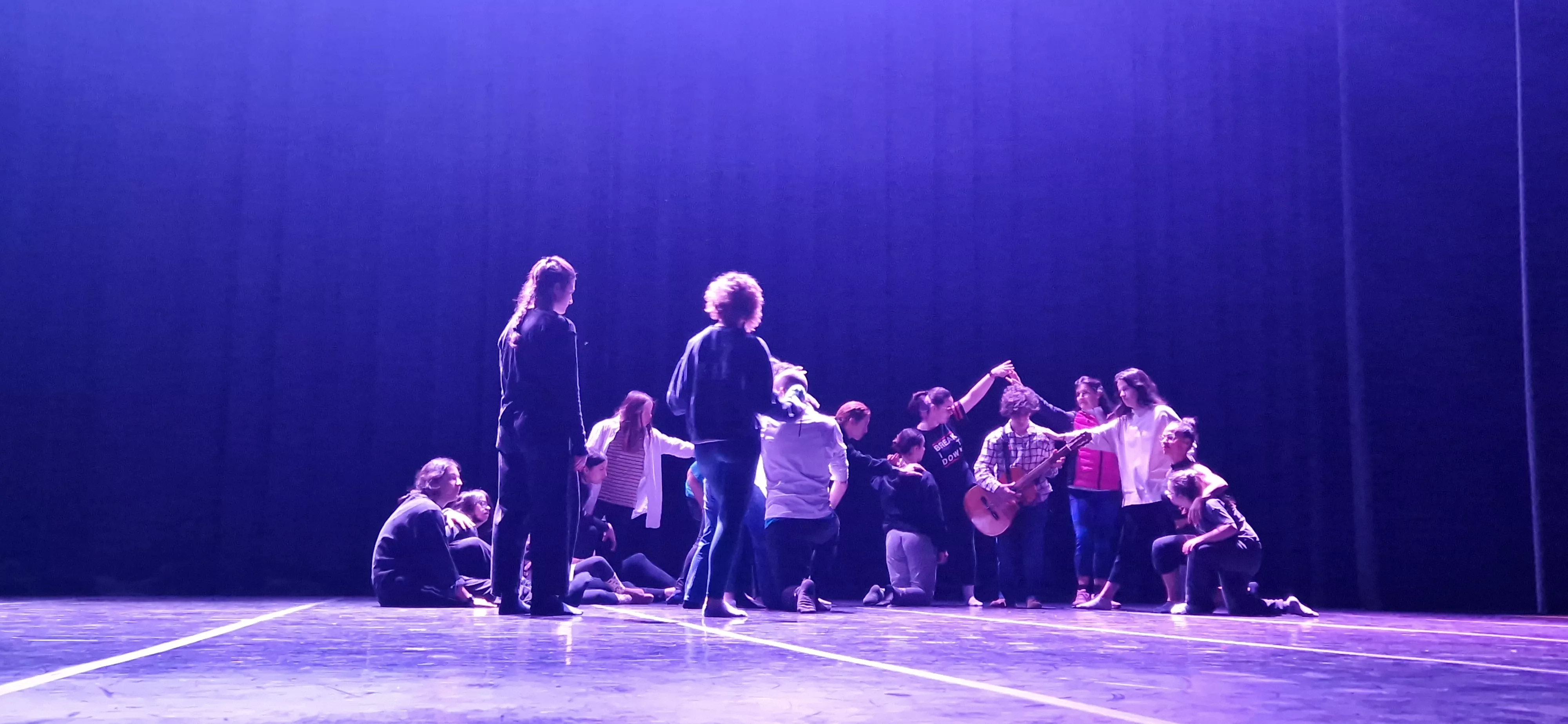 Taller del Grupo de Música y Baile de Down Huesca previo al Cosmos Festival. Foto Myriam Martínez 