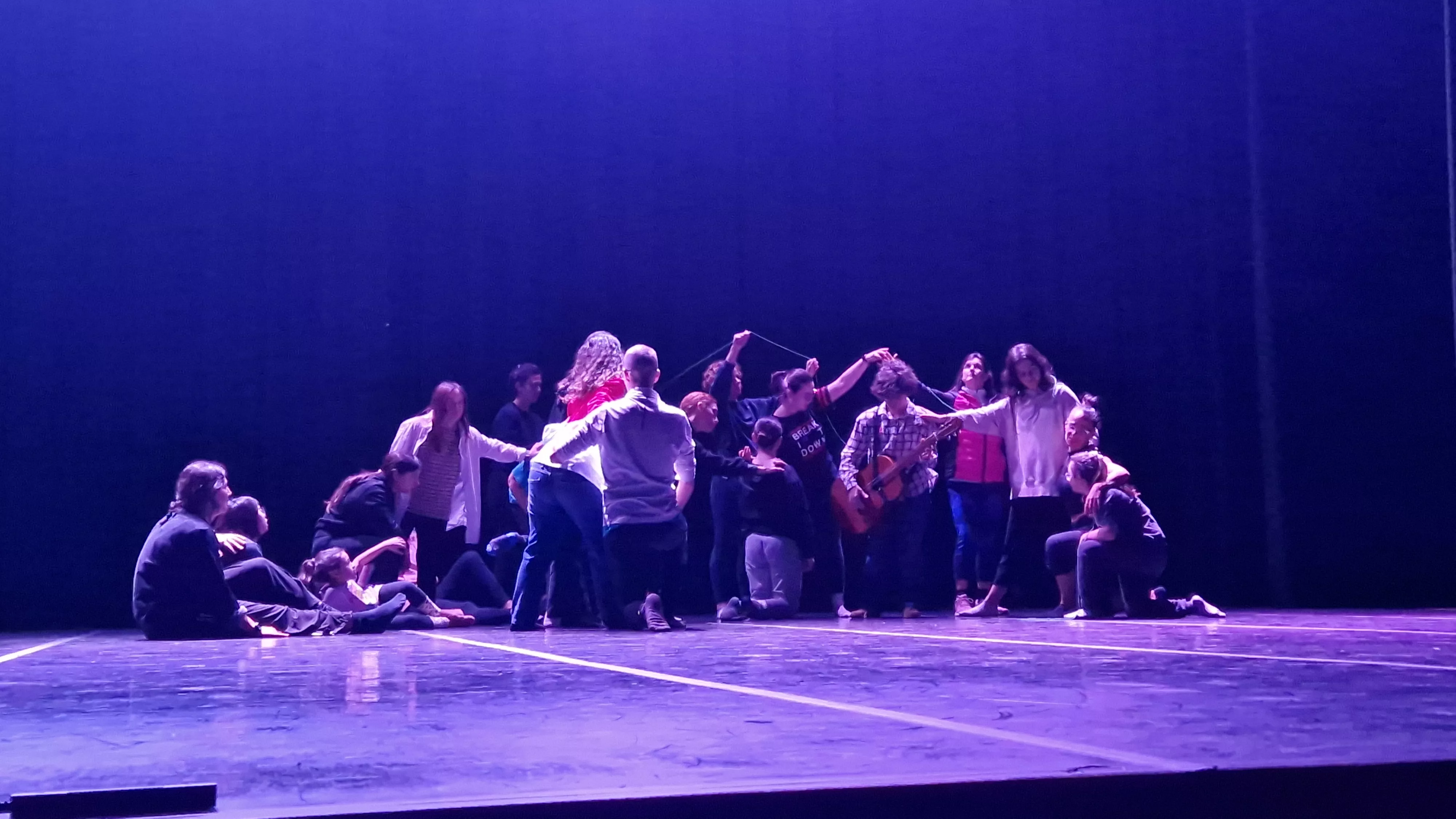 Taller del Grupo de Música y Baile de Down Huesca previo al Cosmos Festival. Foto Myriam Martínez 