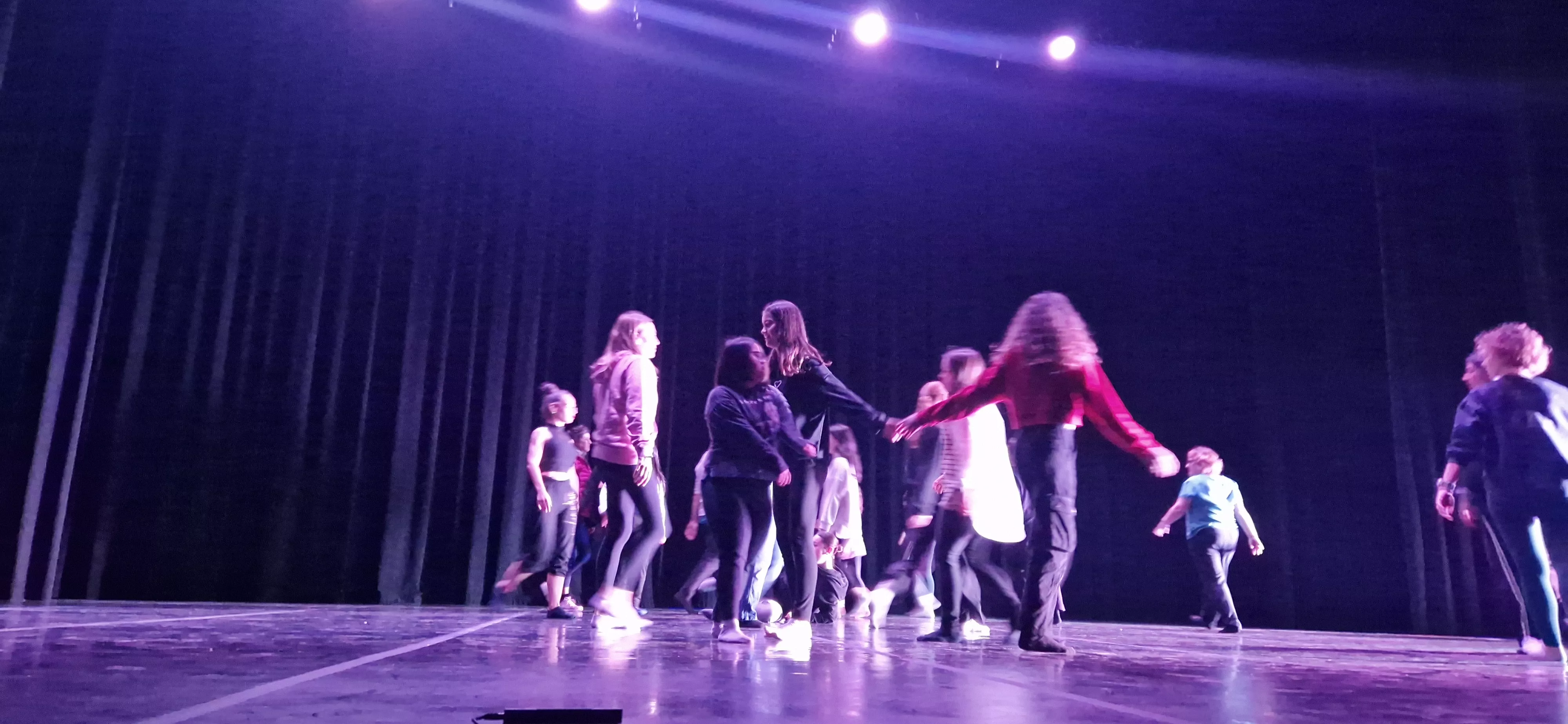 Taller del Grupo de Música y Baile de Down Huesca previo al Cosmos Festival. Foto Myriam Martínez 