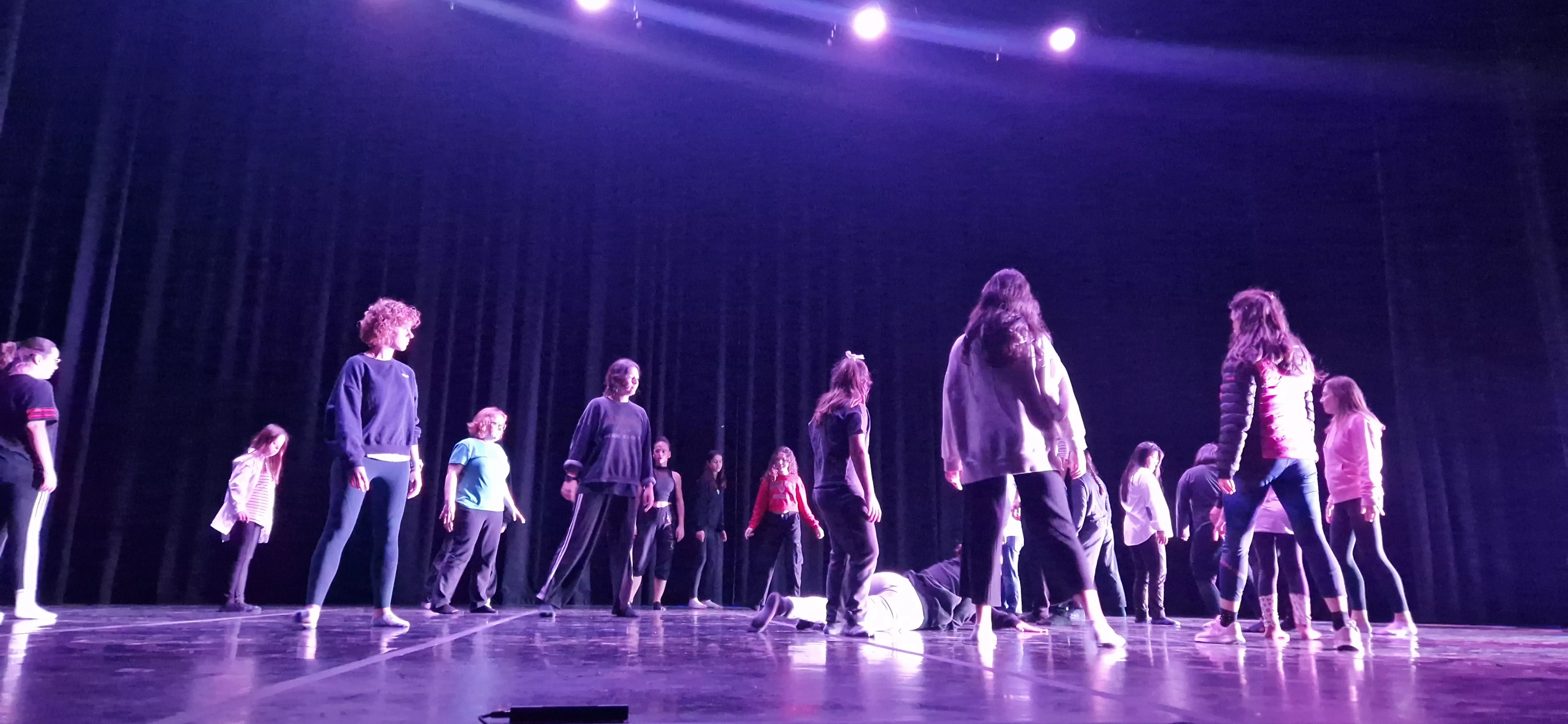 Taller del Grupo de Música y Baile de Down Huesca previo al Cosmos Festival. Foto Myriam Martínez 