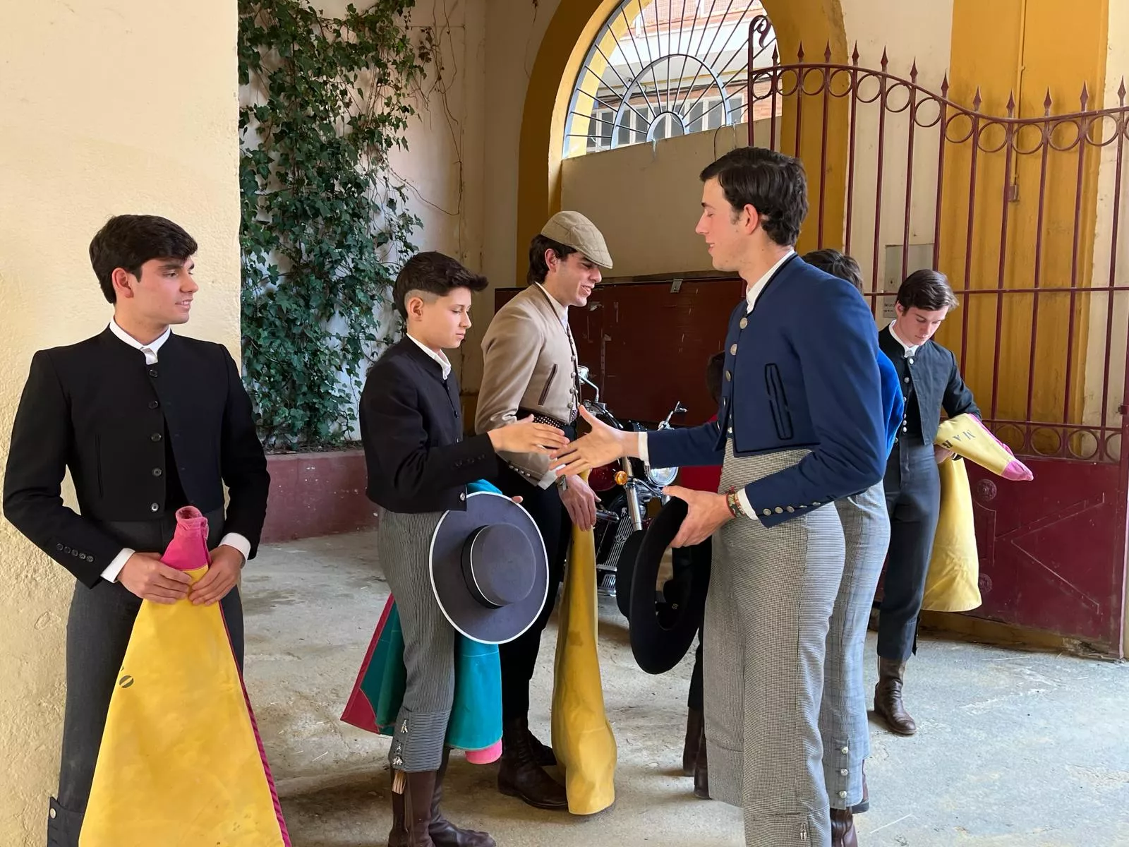 Momentos antes de comenzar la clase práctica. Foto: A. Mora