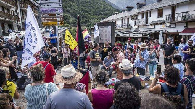 La Caravana Abriendo Fronteras finaliza su ruta después de pasar por Bielsa La Caravana Abriendo Fronteras finaliza su ruta después de pasar por Bielsa